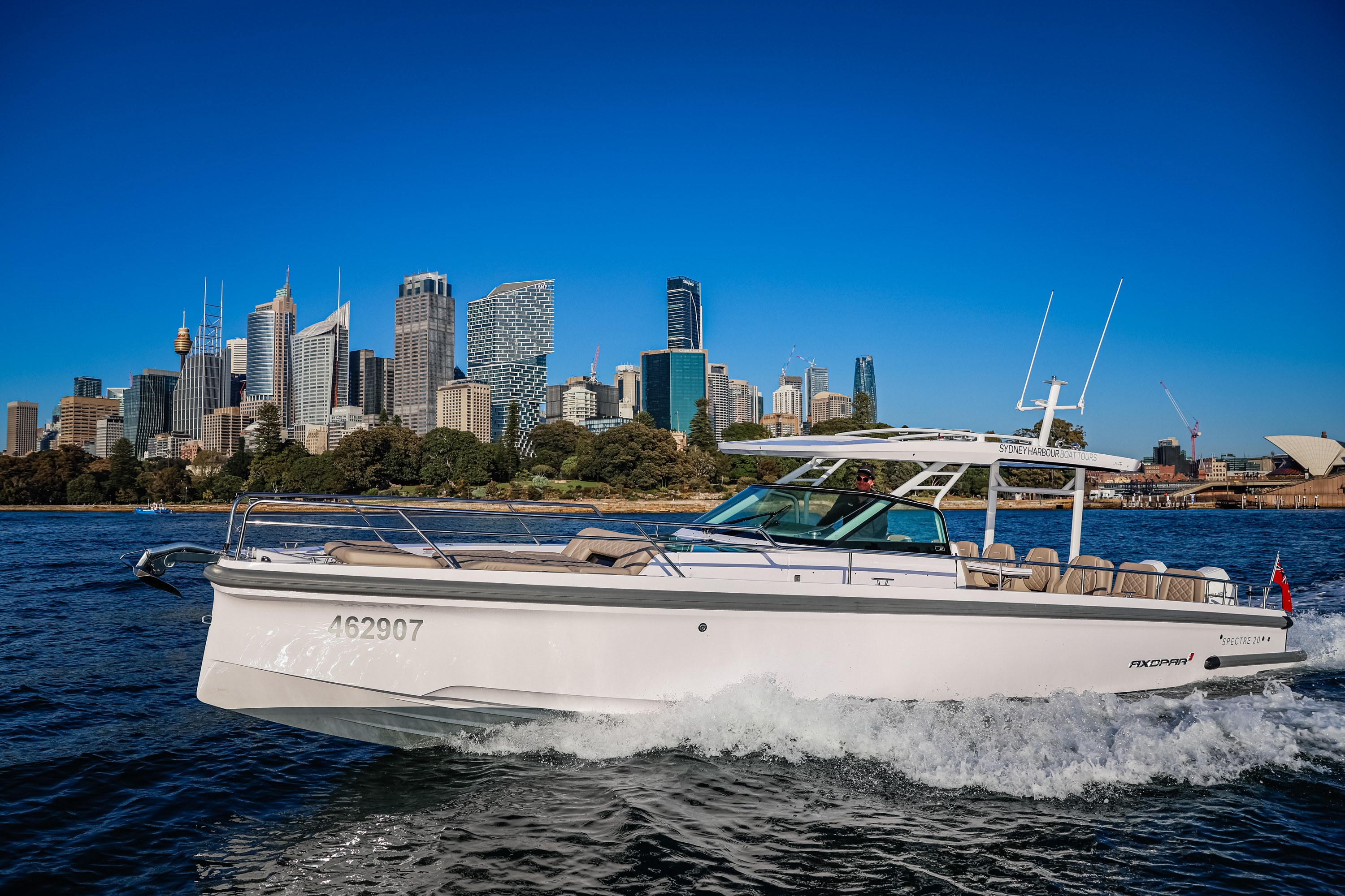 AU - Excursie - Sydney Harbour Boat Tours - Boat (5).jpg