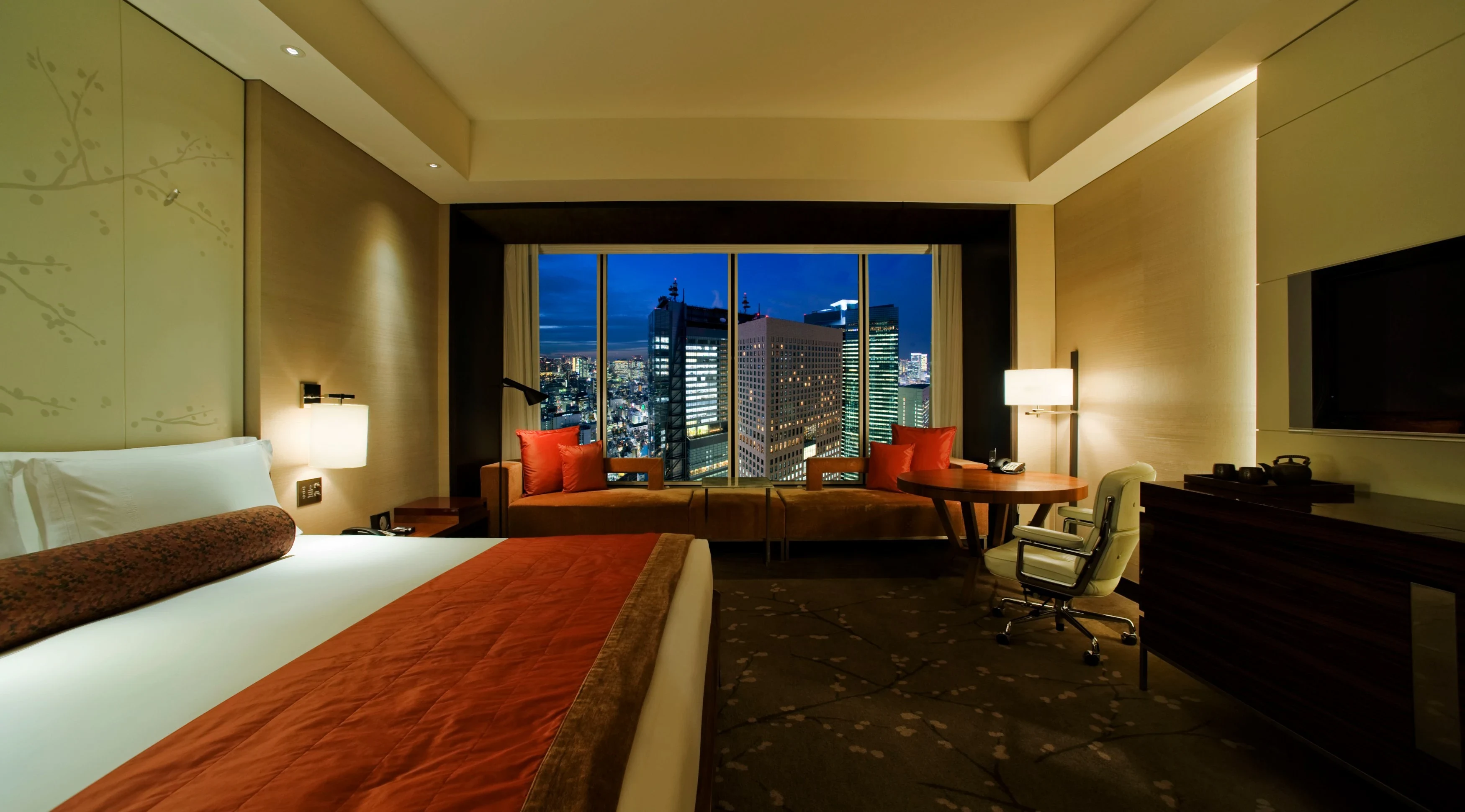 JP_-_Tokyo_Conrad_-_City_view_Room.webp