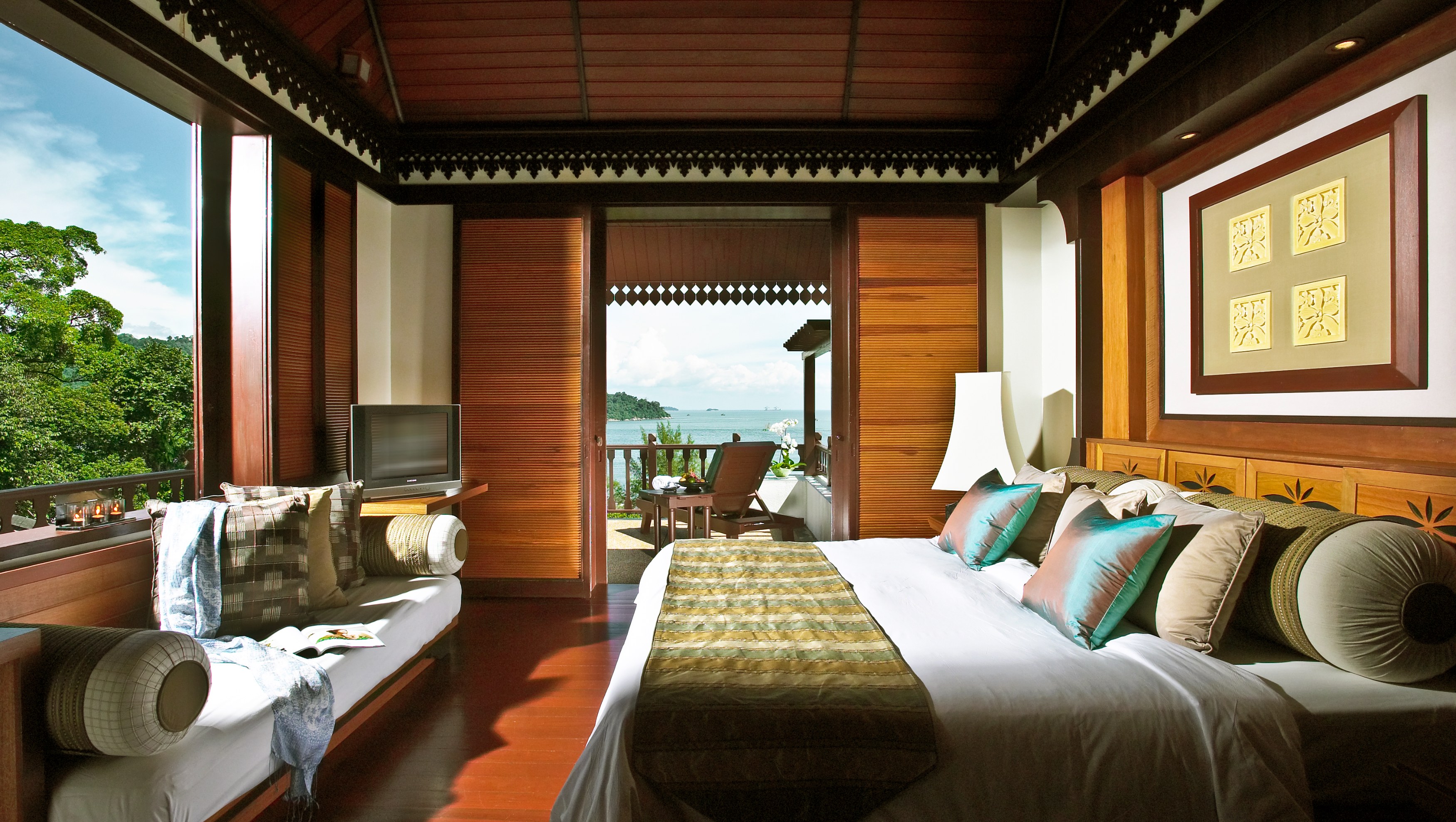 MY - Pangkor Laut ResortPavarotti Suite Bedroom.jpg