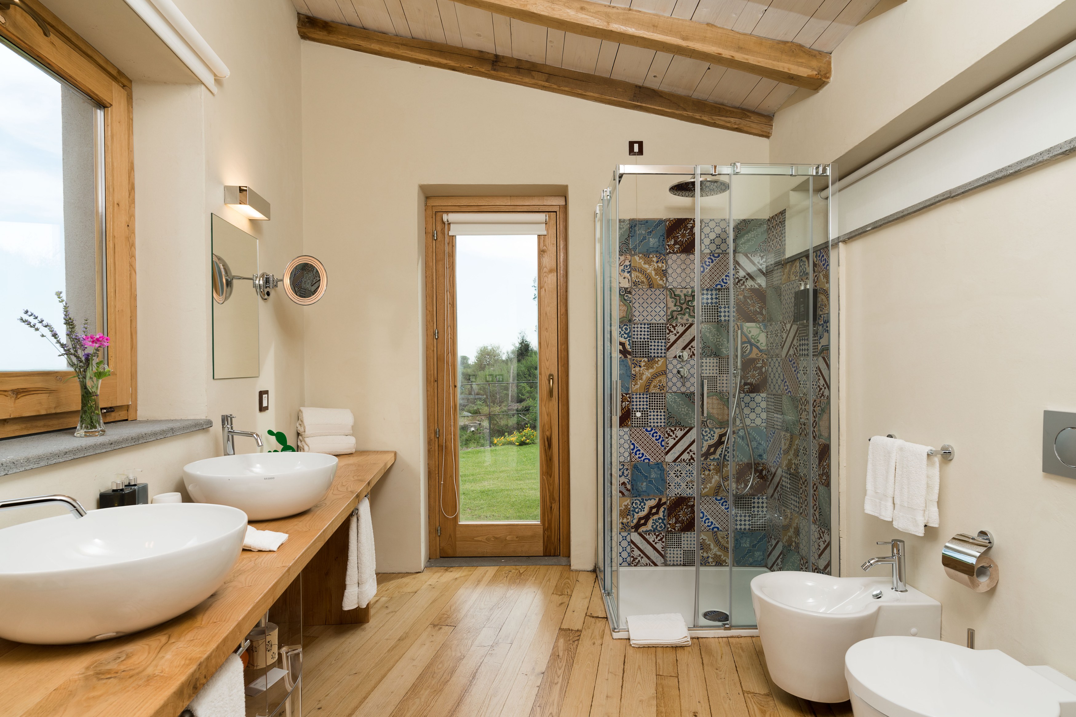 IT -Accommodatie-Monaci Delle Terre Nere-Vellutato bathroom.jpg