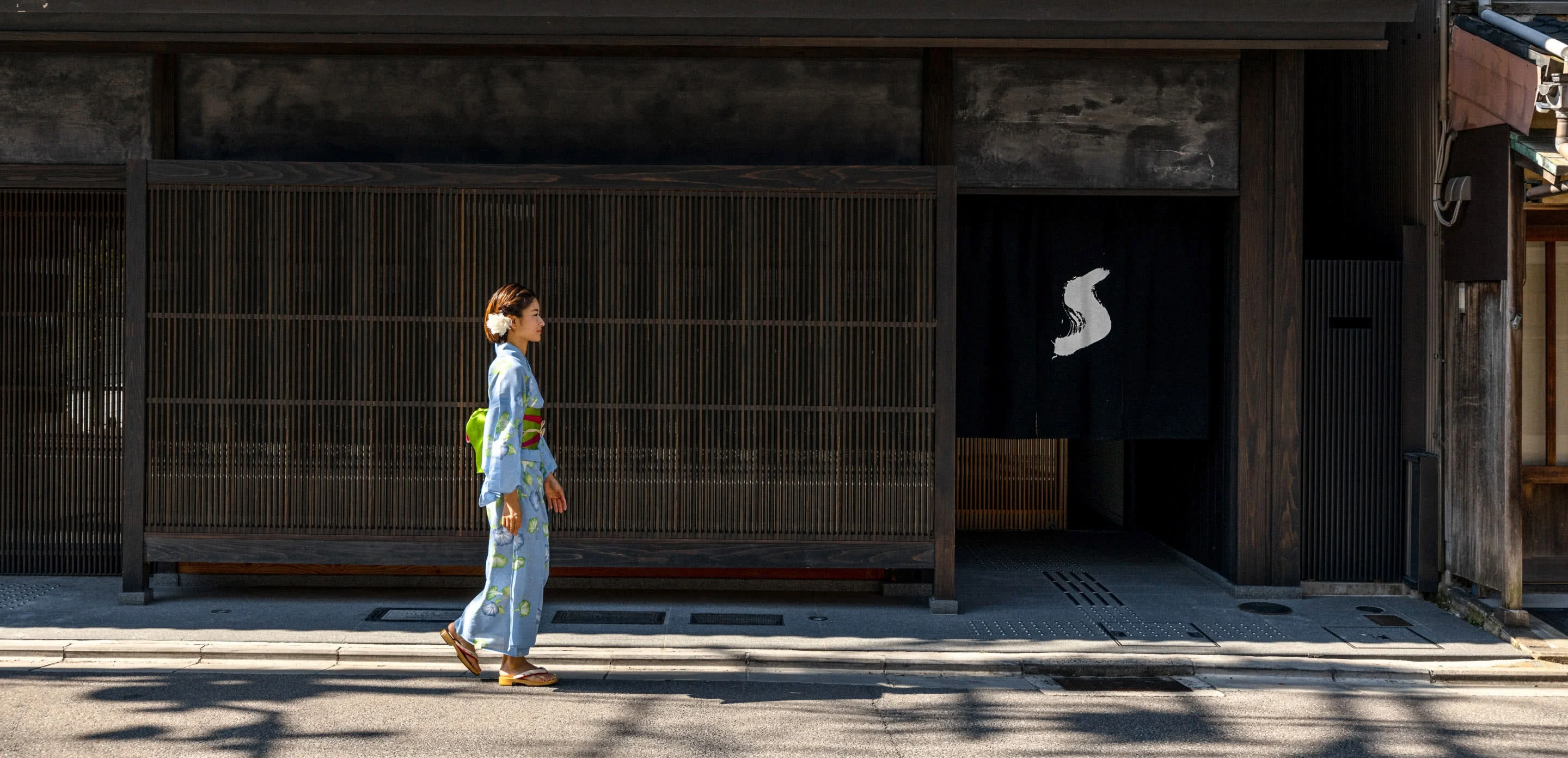 JP-Accommodatie-the-shinmonzen-vrouw.webp