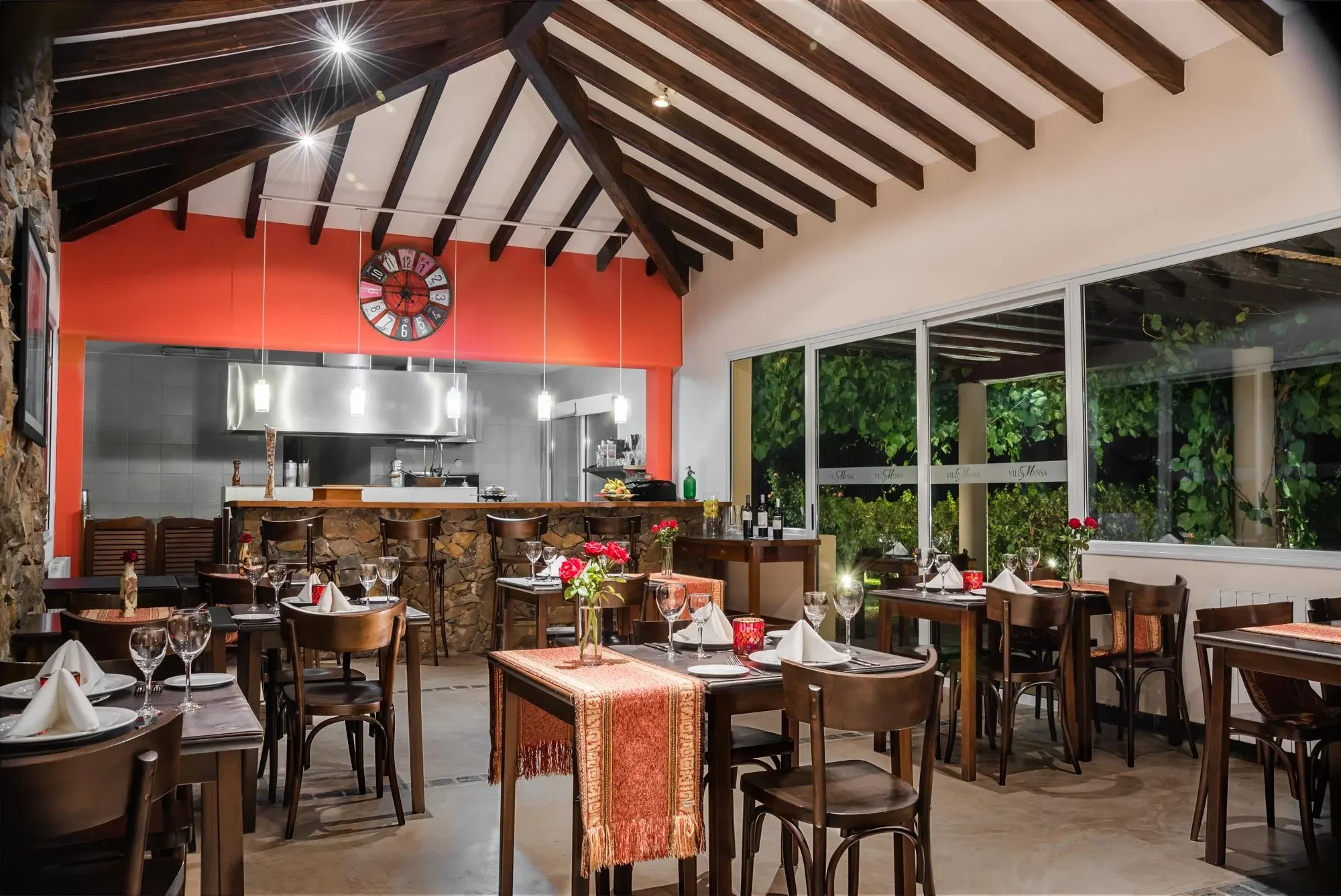 Villa Mansa restaurant.webp