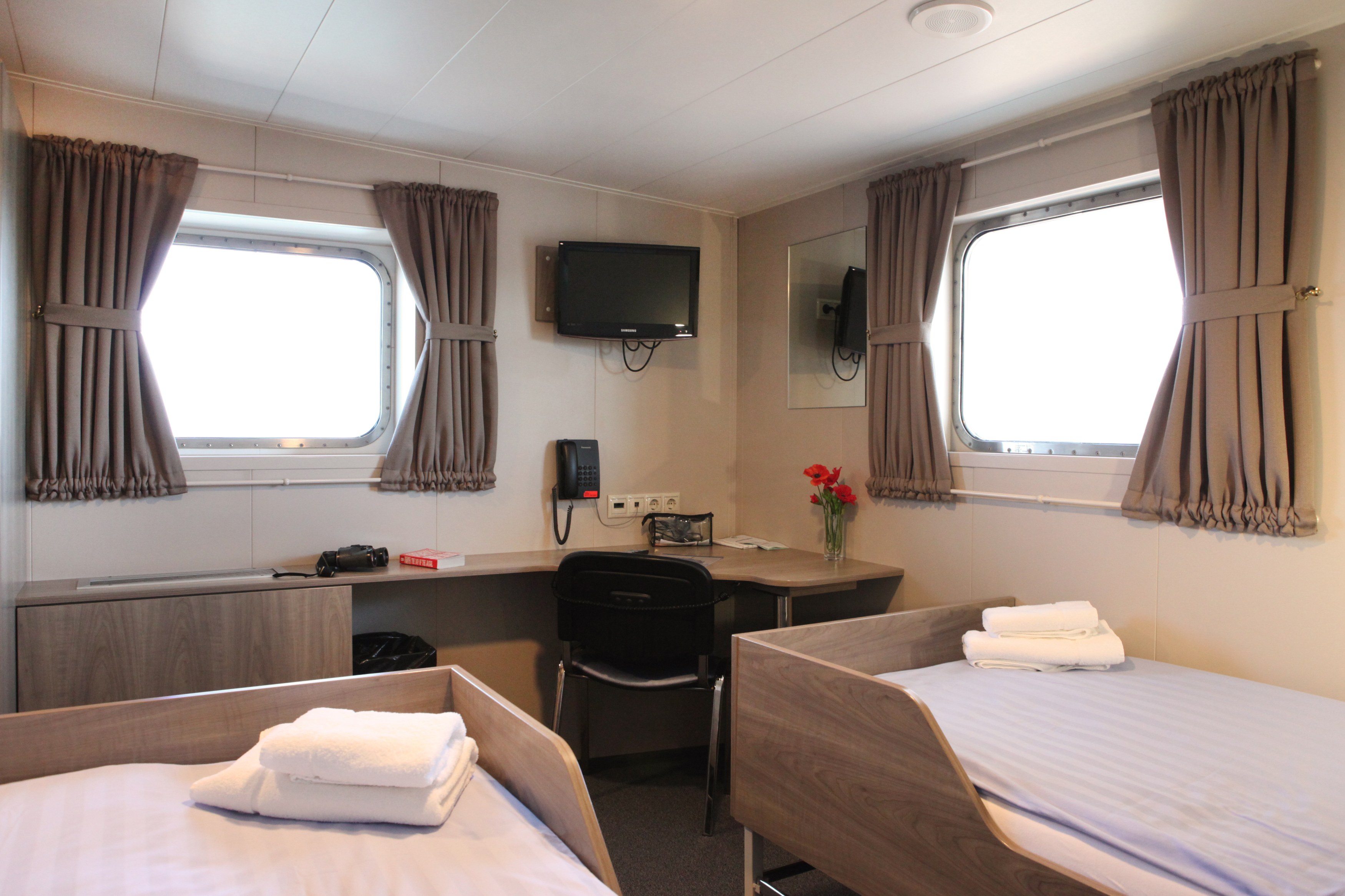 NO-Accommodatie-Plancius-twin-deluxe-cabin.jpeg