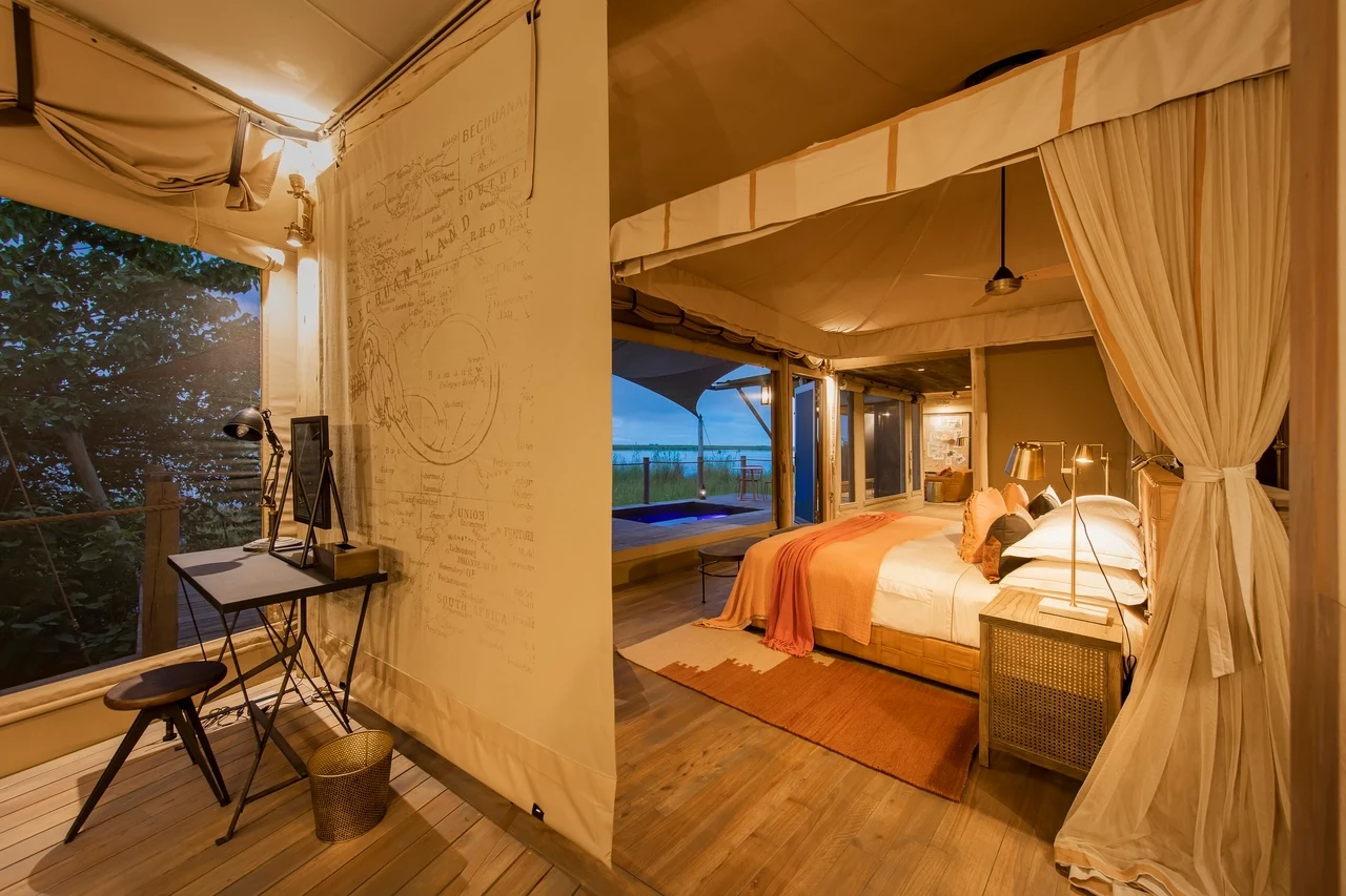 BW-Duma Tau-tent interior.webp