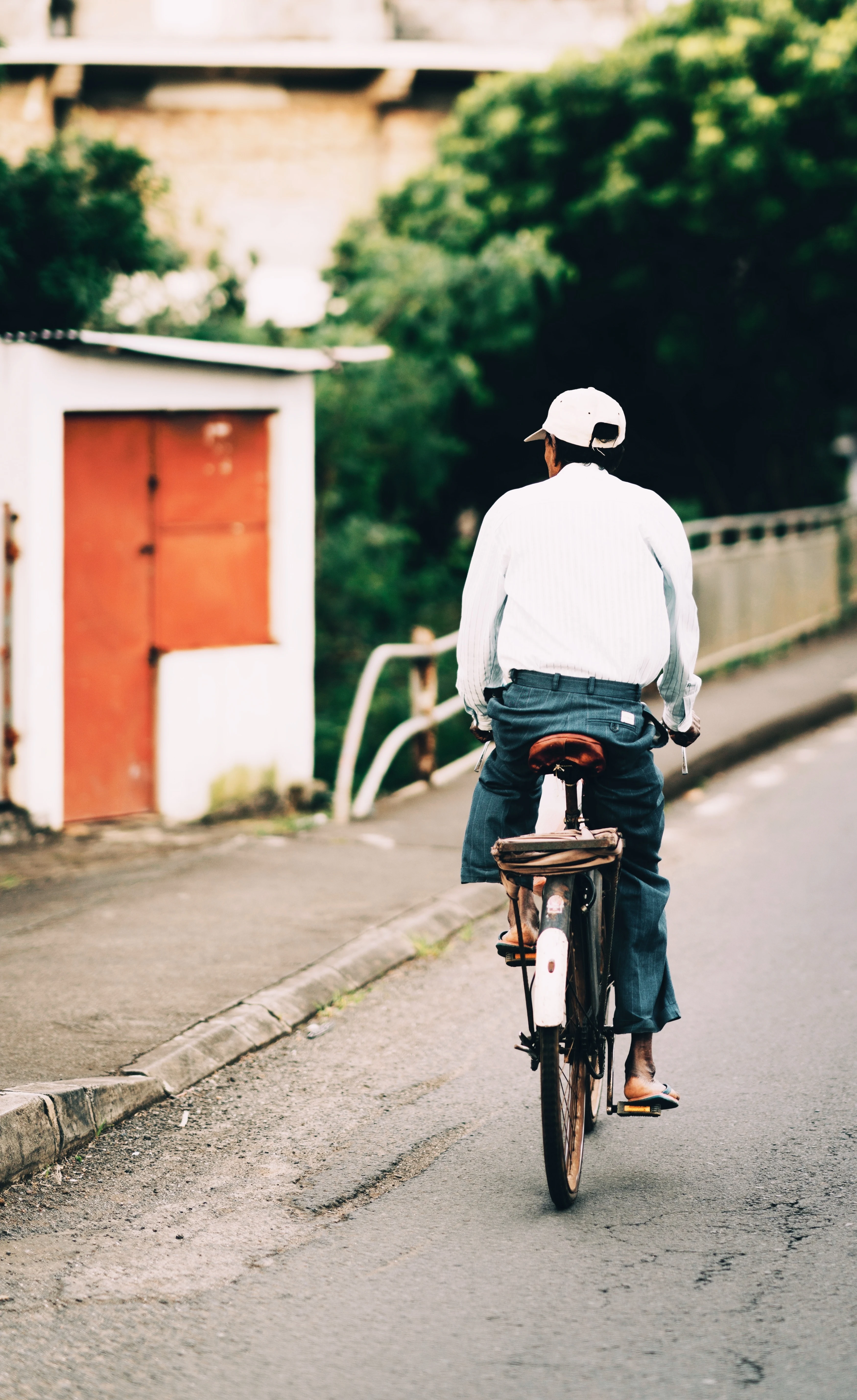 MU-Shutterstock-Local Cycling.webp