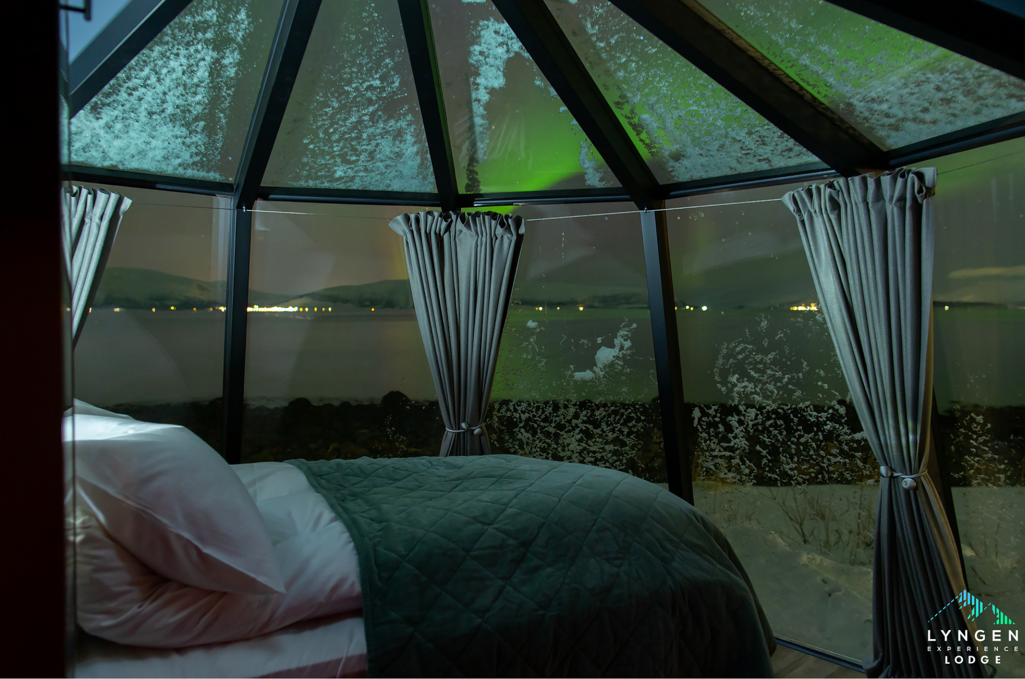 NO-Lyngen Exprience-Aurora Hut.png