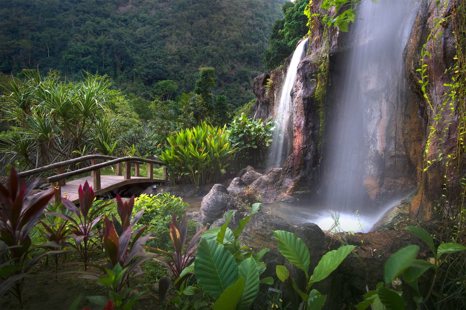 MY - Banjaran Hotsprings - Gardens.jpg