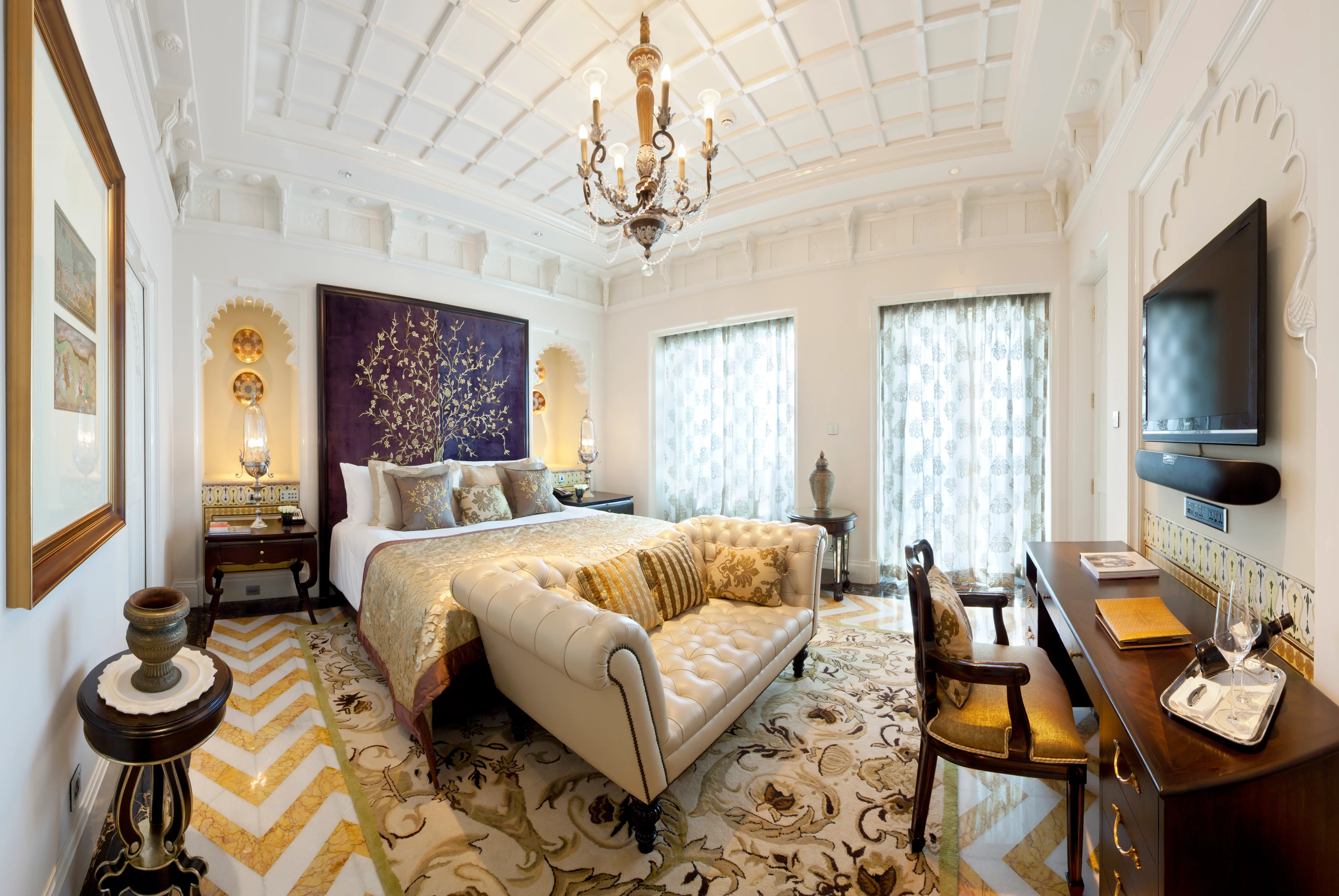 IN - Taj Mahal & Tower Hotel  - Rajput_Suite_-_Bedroom_2.webp