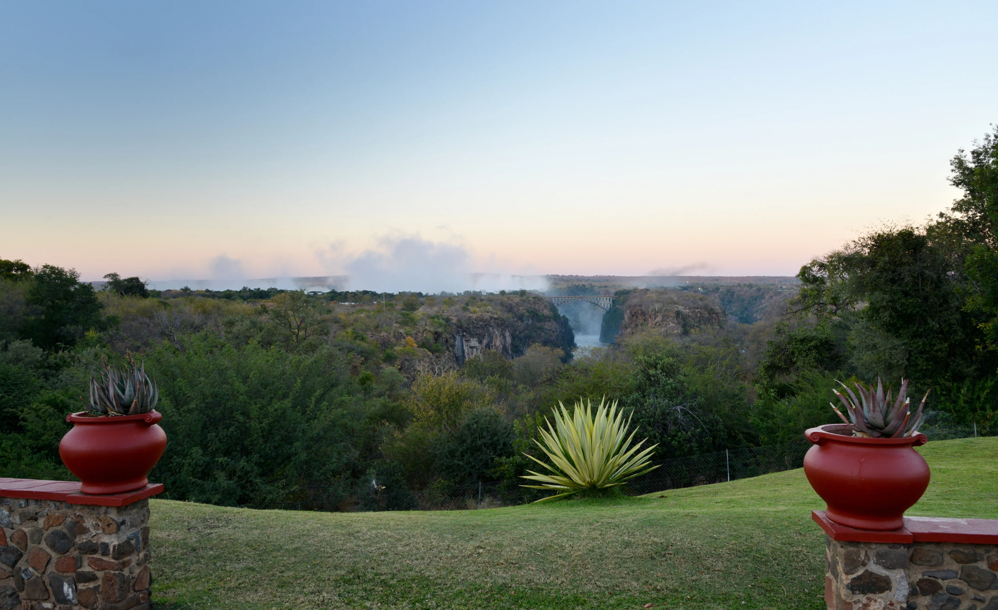 ZW-accommodatie-The-Victoria-Falls-Hotel-beleven-1.webp