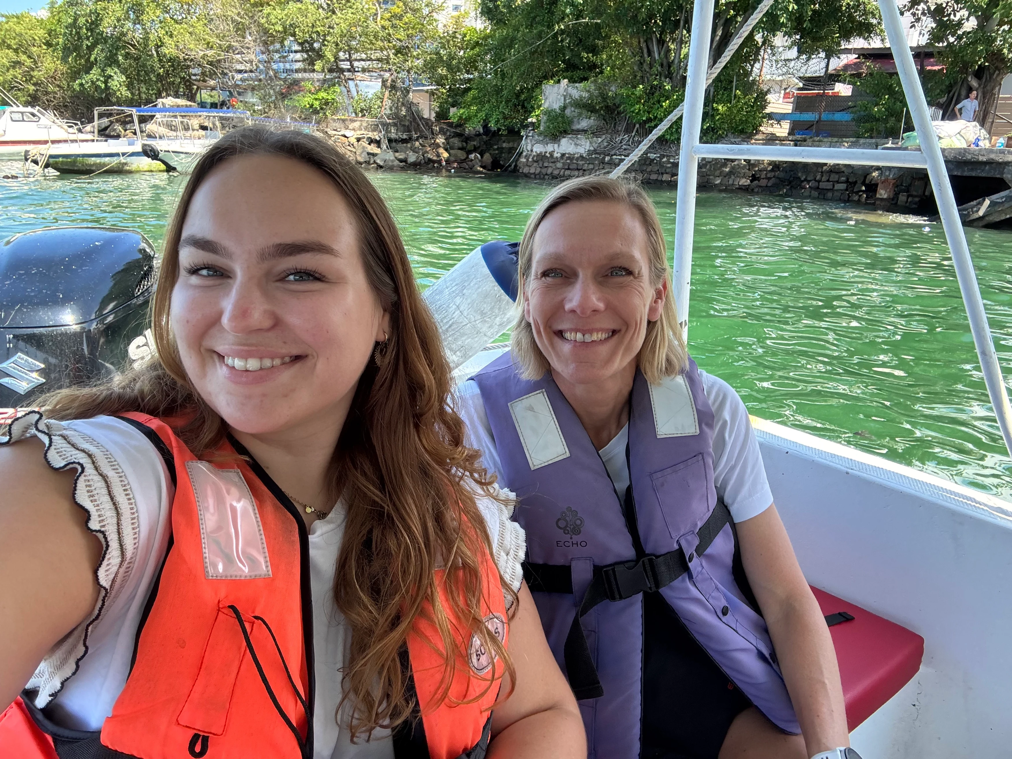 MY-studeireis irish en marjelein selfie op het water.webp