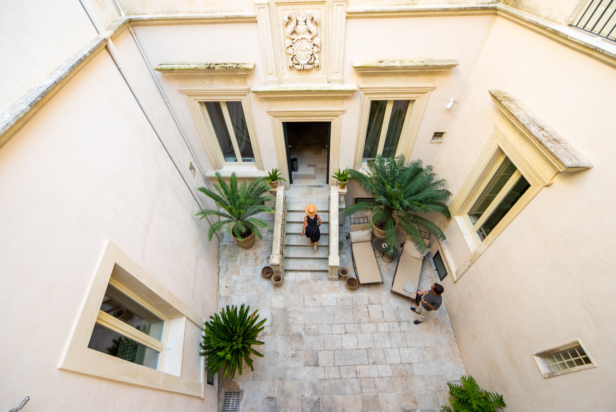 Palazzo Maresgallo - dimora storica - b_b - luxury - Lecce - Salento - Holiday - vacanza - facciata esterna - corte drone.jpg