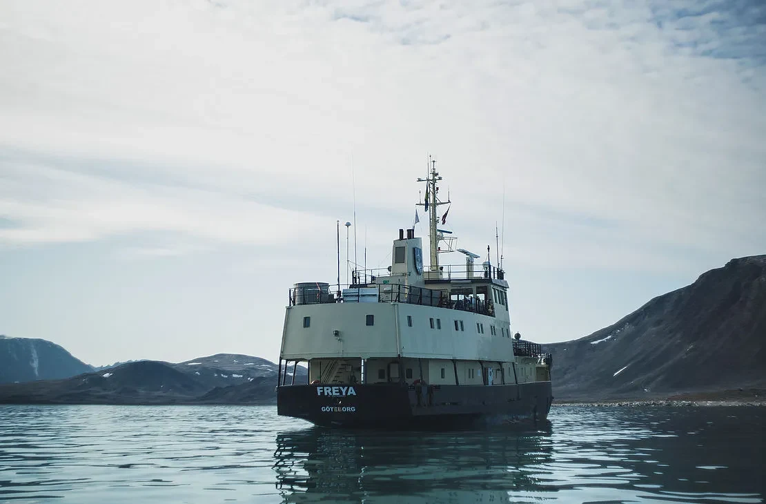 csm_Freya-stern-Svalbard-sunny-Secret-Atlas_768ab0f946.webp