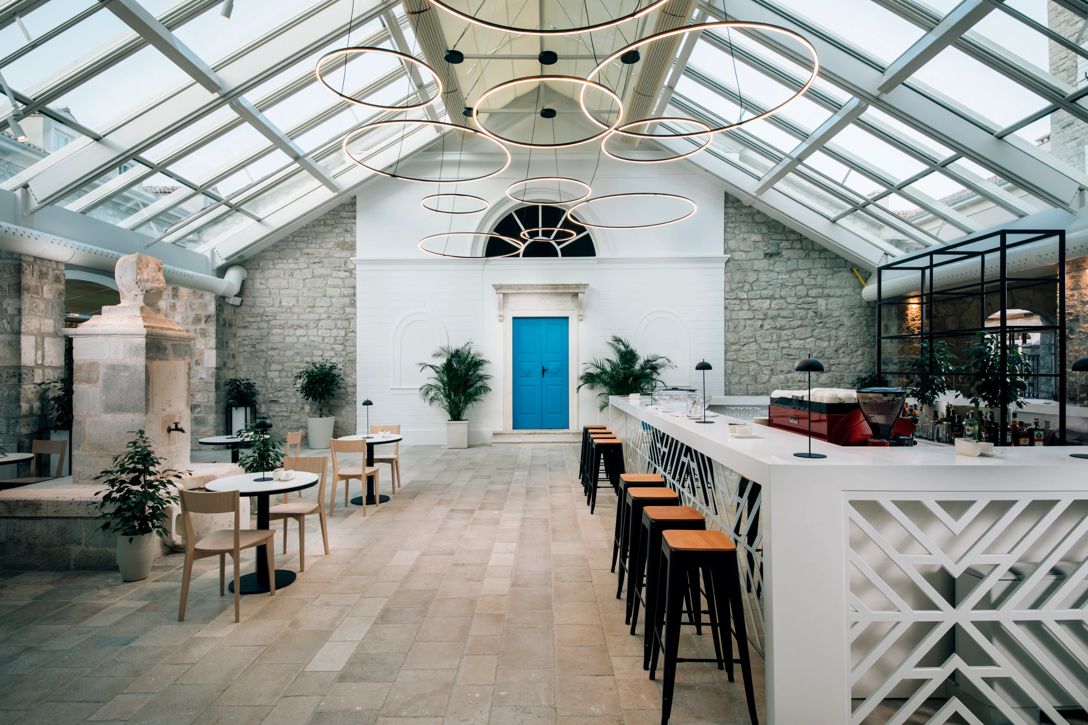 ME - Lazure Hotel & Marina - Rocco Bar.webp