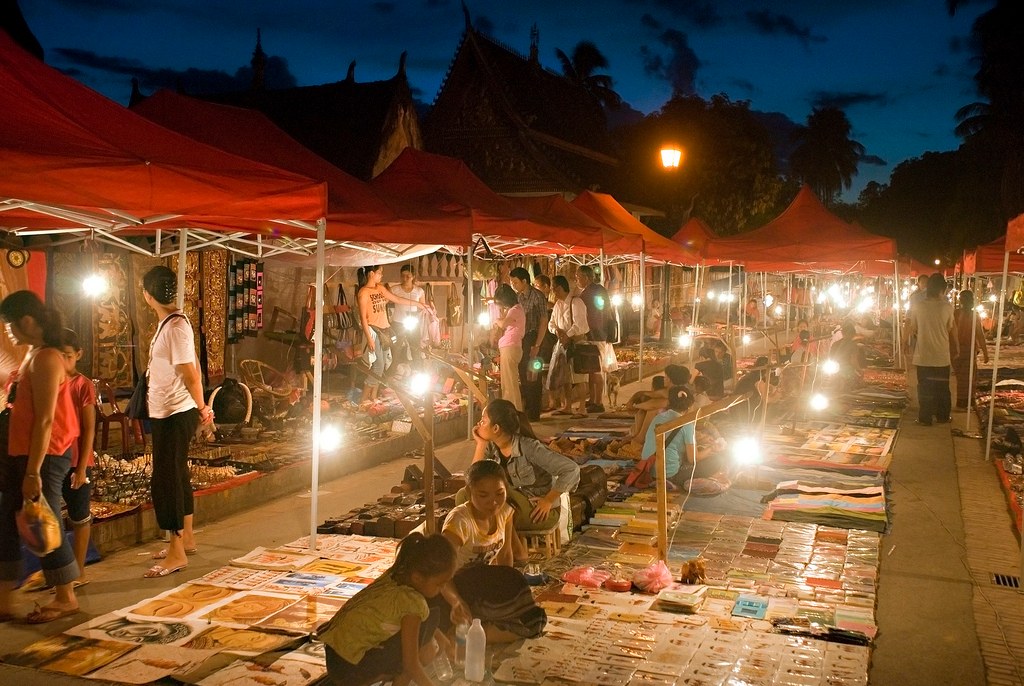 LA - Luang Prabang - Night market.jpg