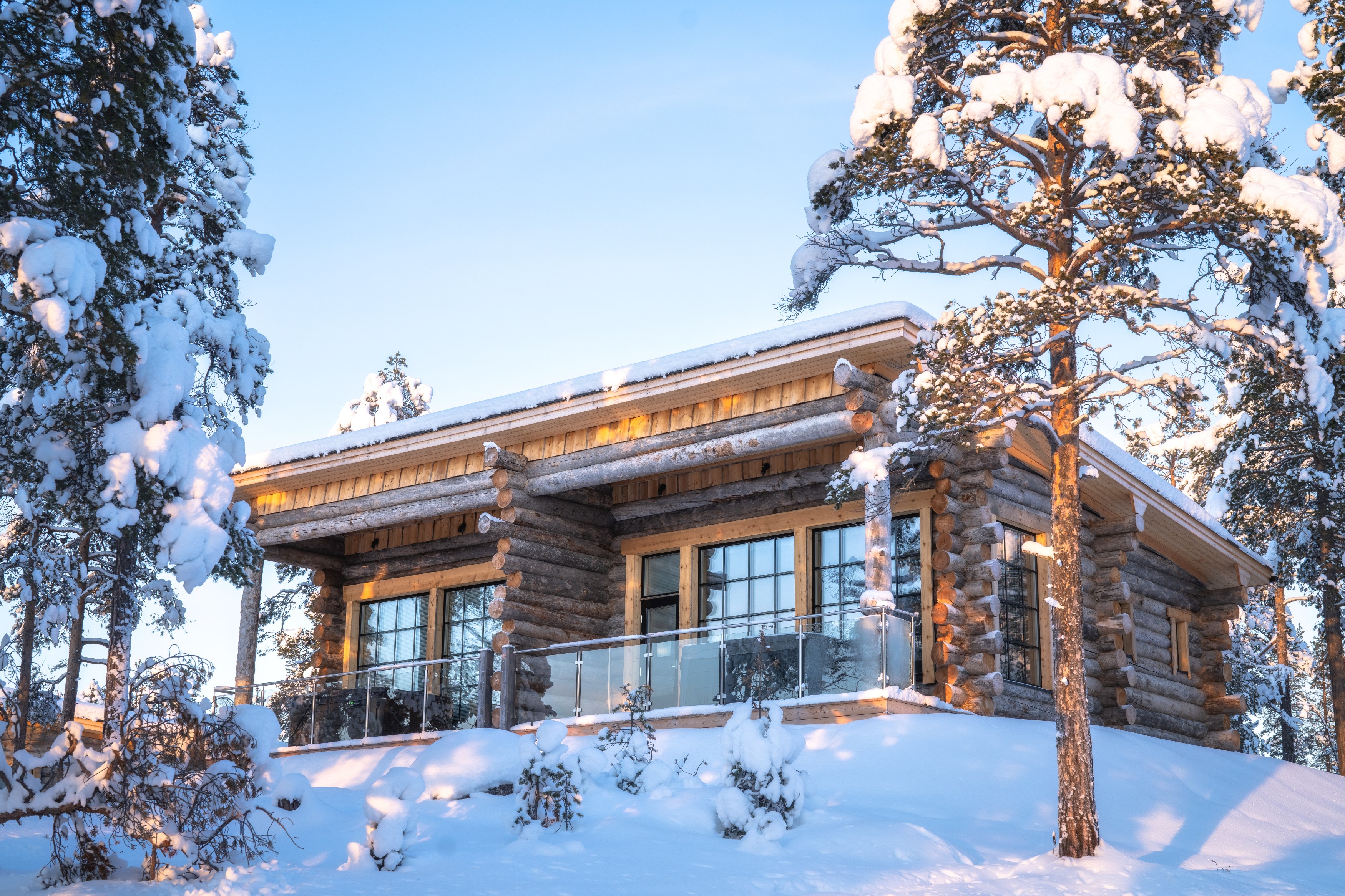 FI-Accommodatie-Nangu-Wilderness-Lodge-Panorama-Log-Cabin-Exterior.jpg