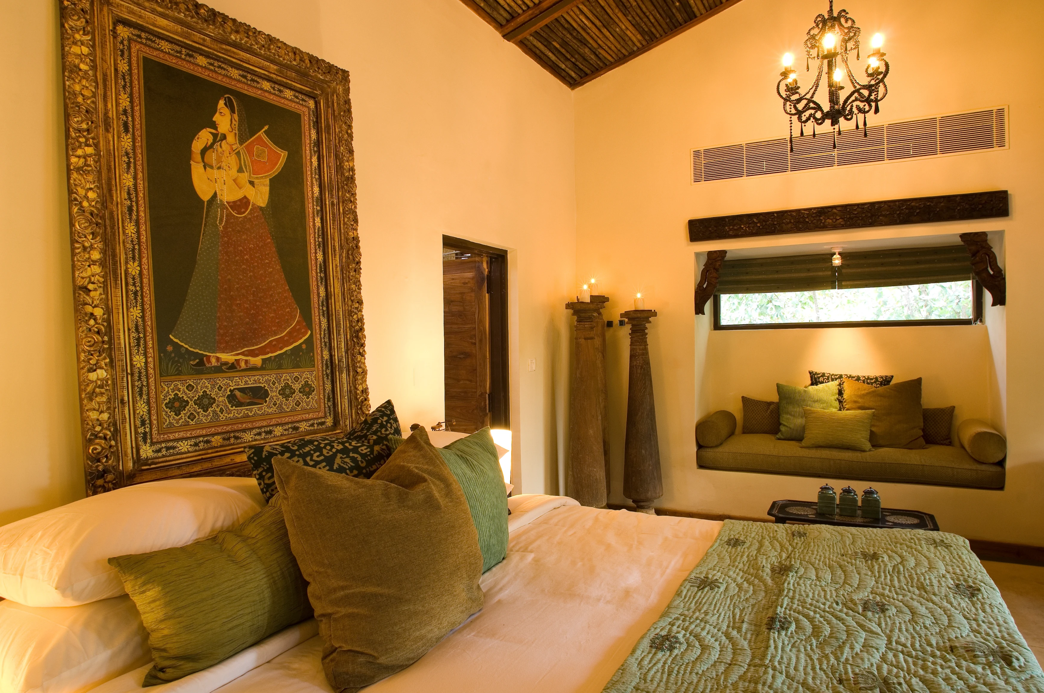 IN - Baghwan Jungle Lodge - Bedroom.webp