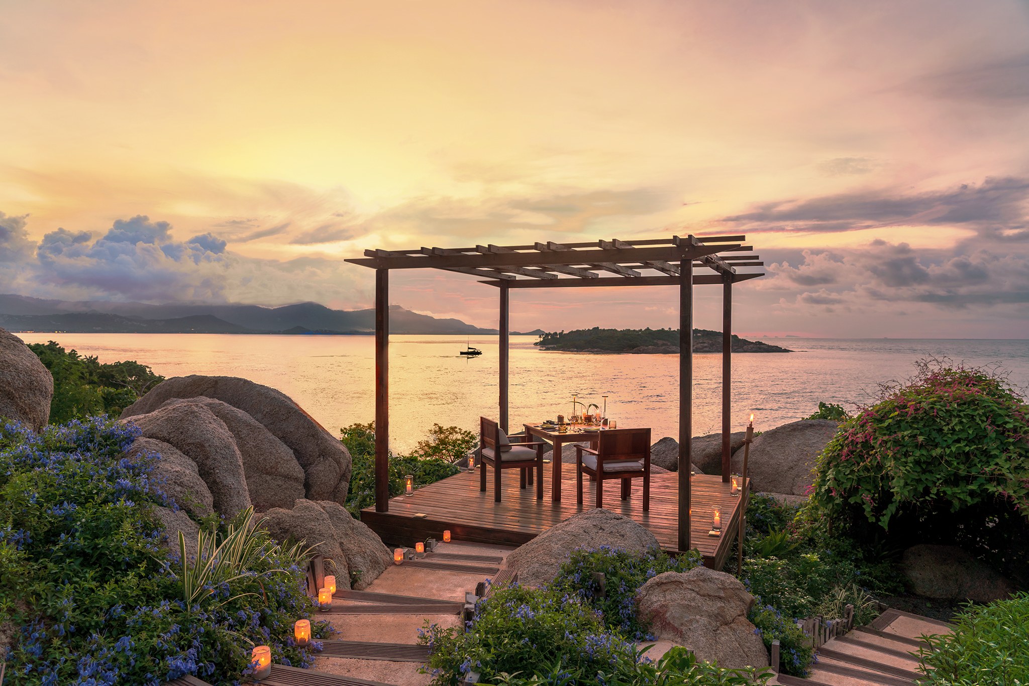 FJ - Accommodatie - Six Senses Fiji -Dining by the Edge.jpg