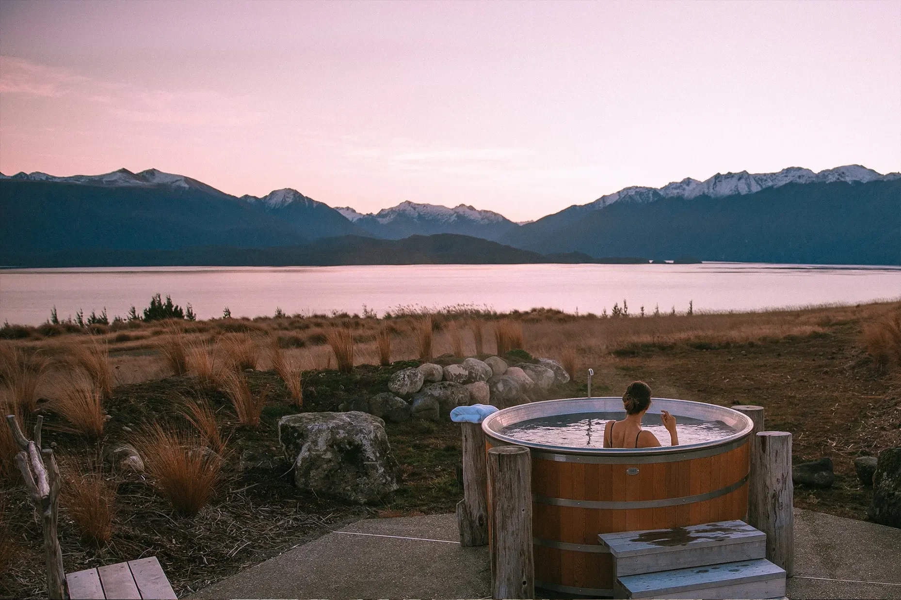 NZ - Fiordland Lodge - hottub (1).webp