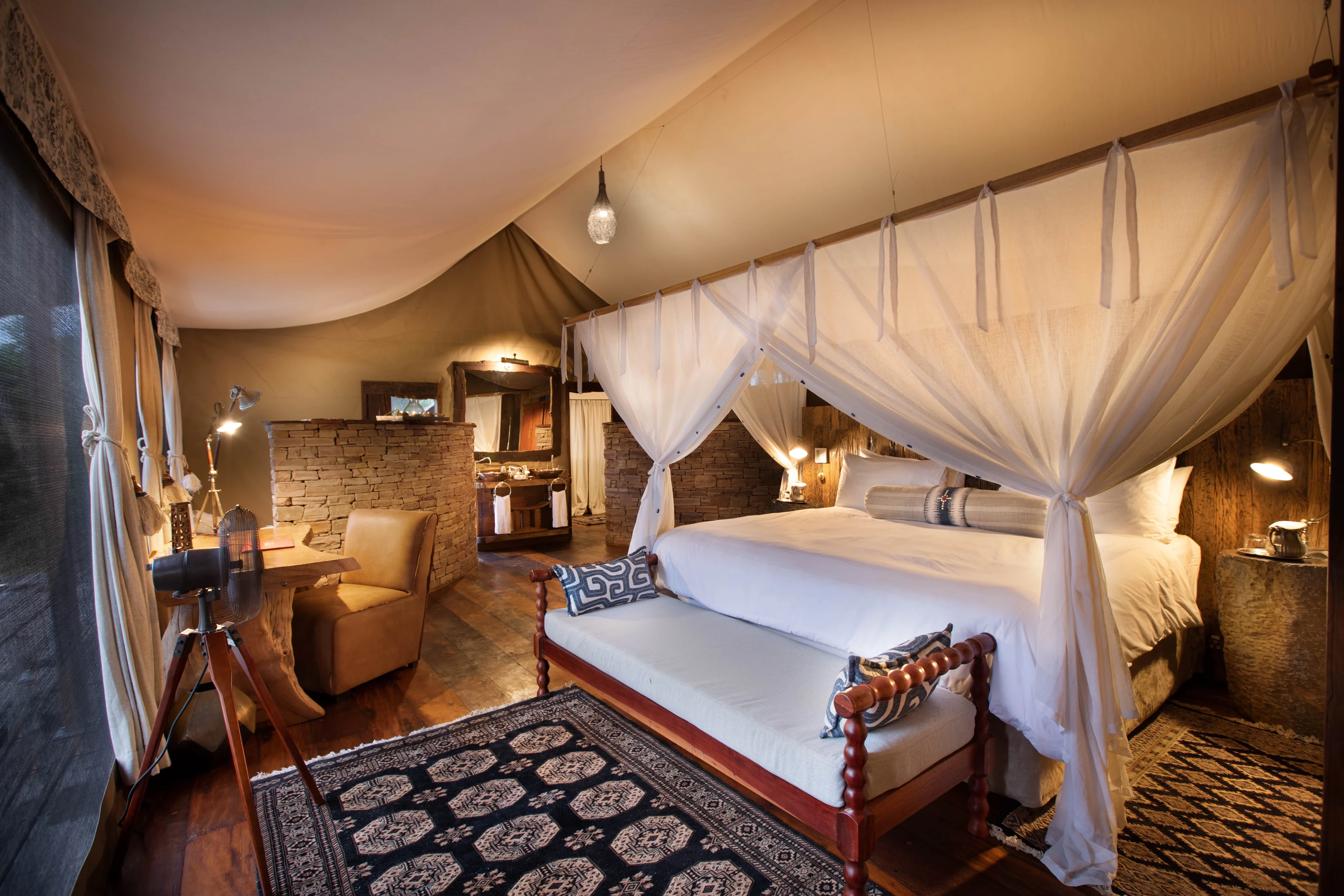 ZW-Tembo Plains-Suite and Tembo Plains Suite bedroom interior.webp