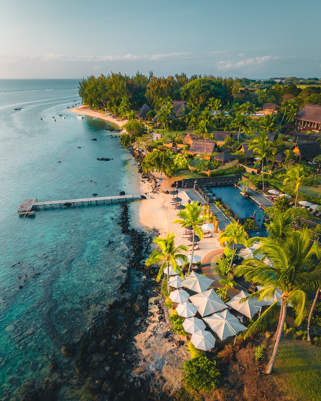 MU - The Oberoi Mauritius - Pool and beach (2).jpg