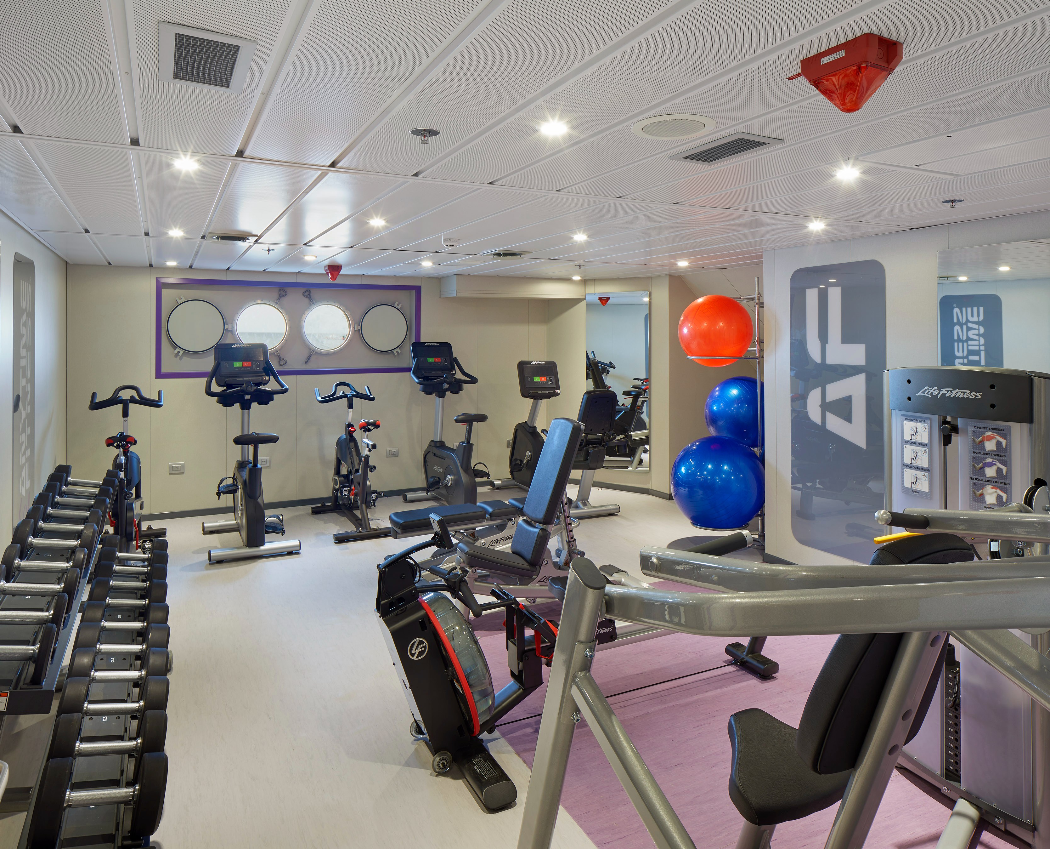A21_MAG01_BB_ MAG_2019_TomArbanPhotography Gym and Sauna (02).jpg