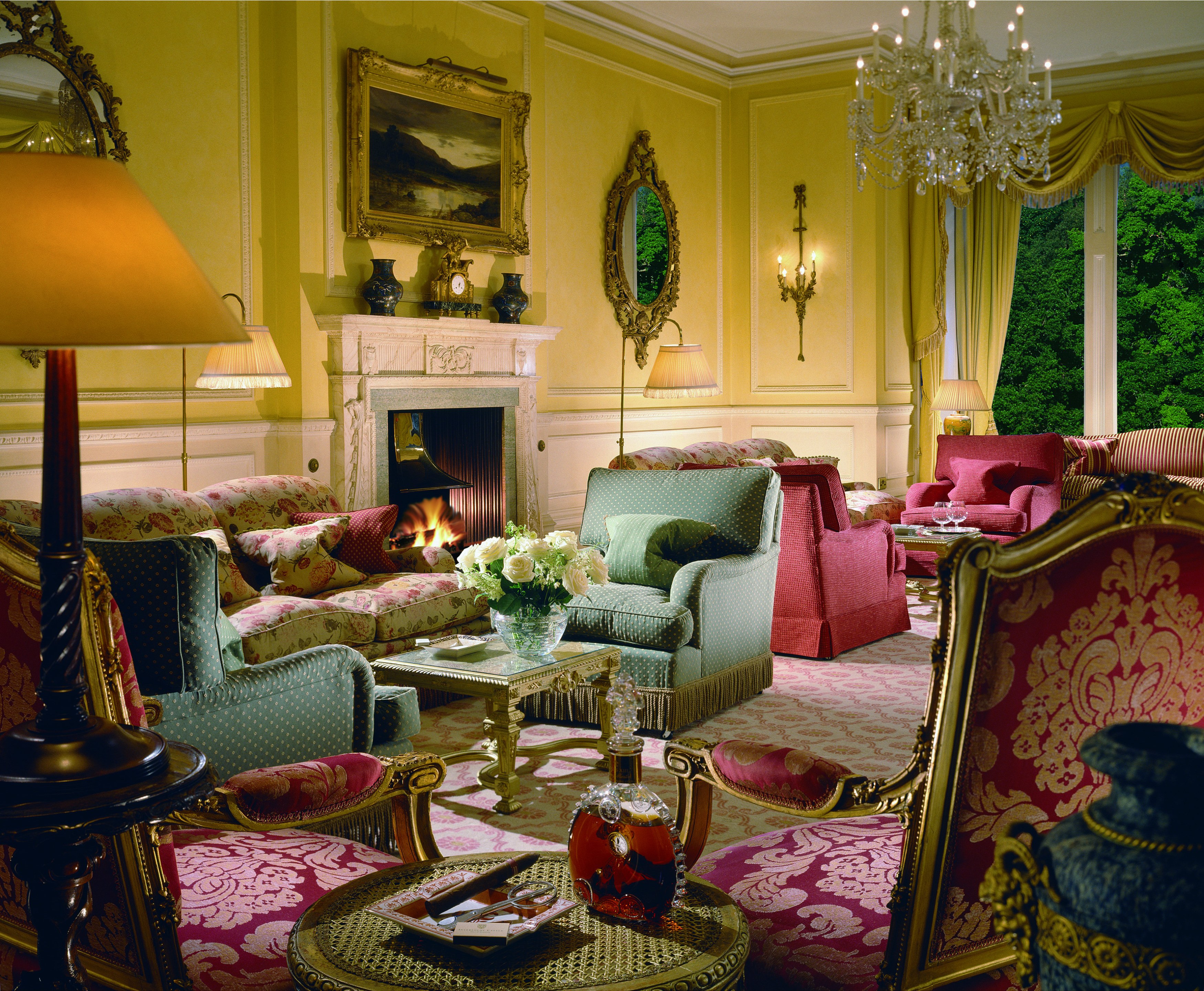 GB accommodatie Inverlochy Castle public lounge.jpg