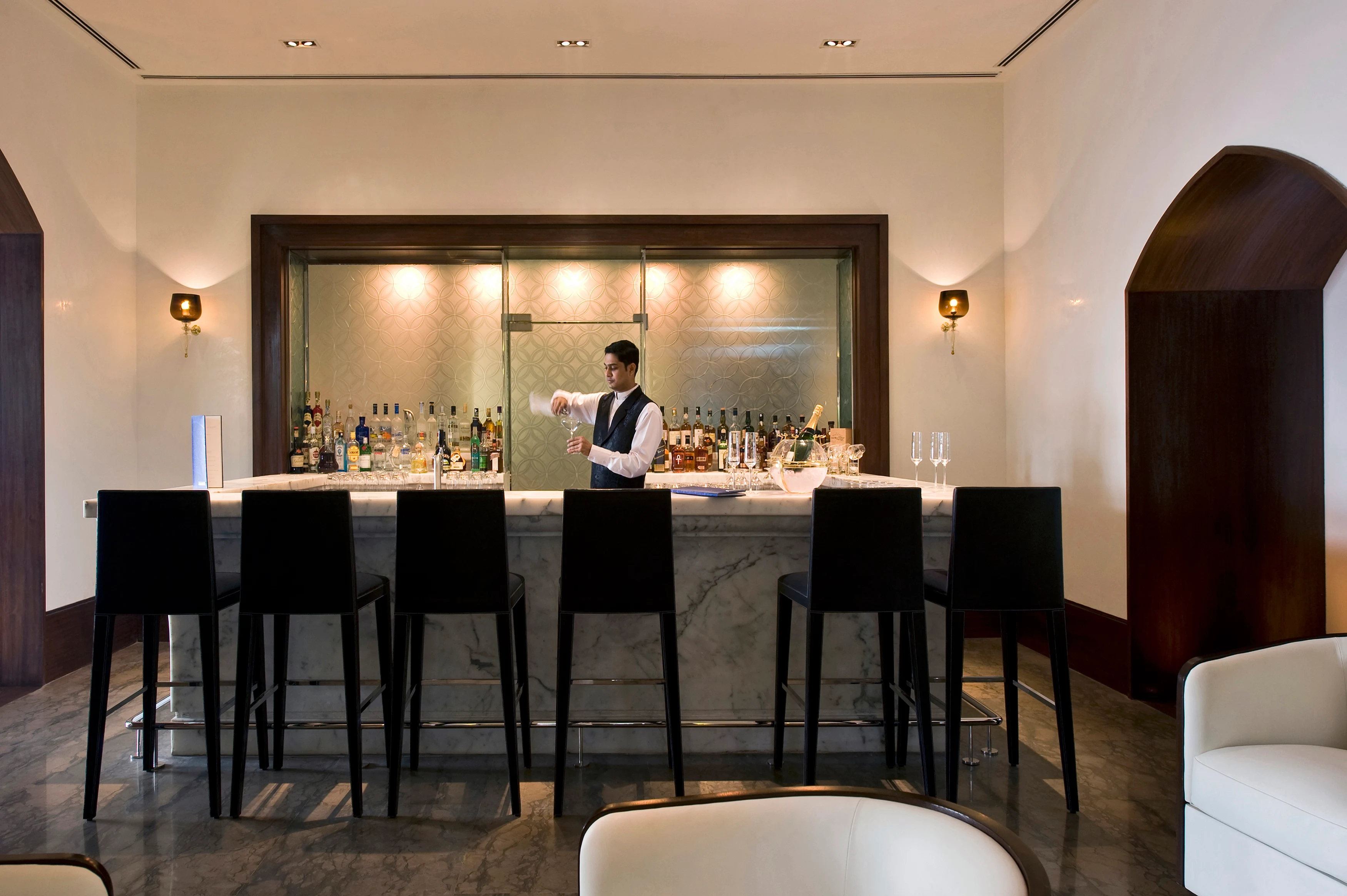 IN - Taj Mahal & Tower Hotel  - Harbour Bar.webp