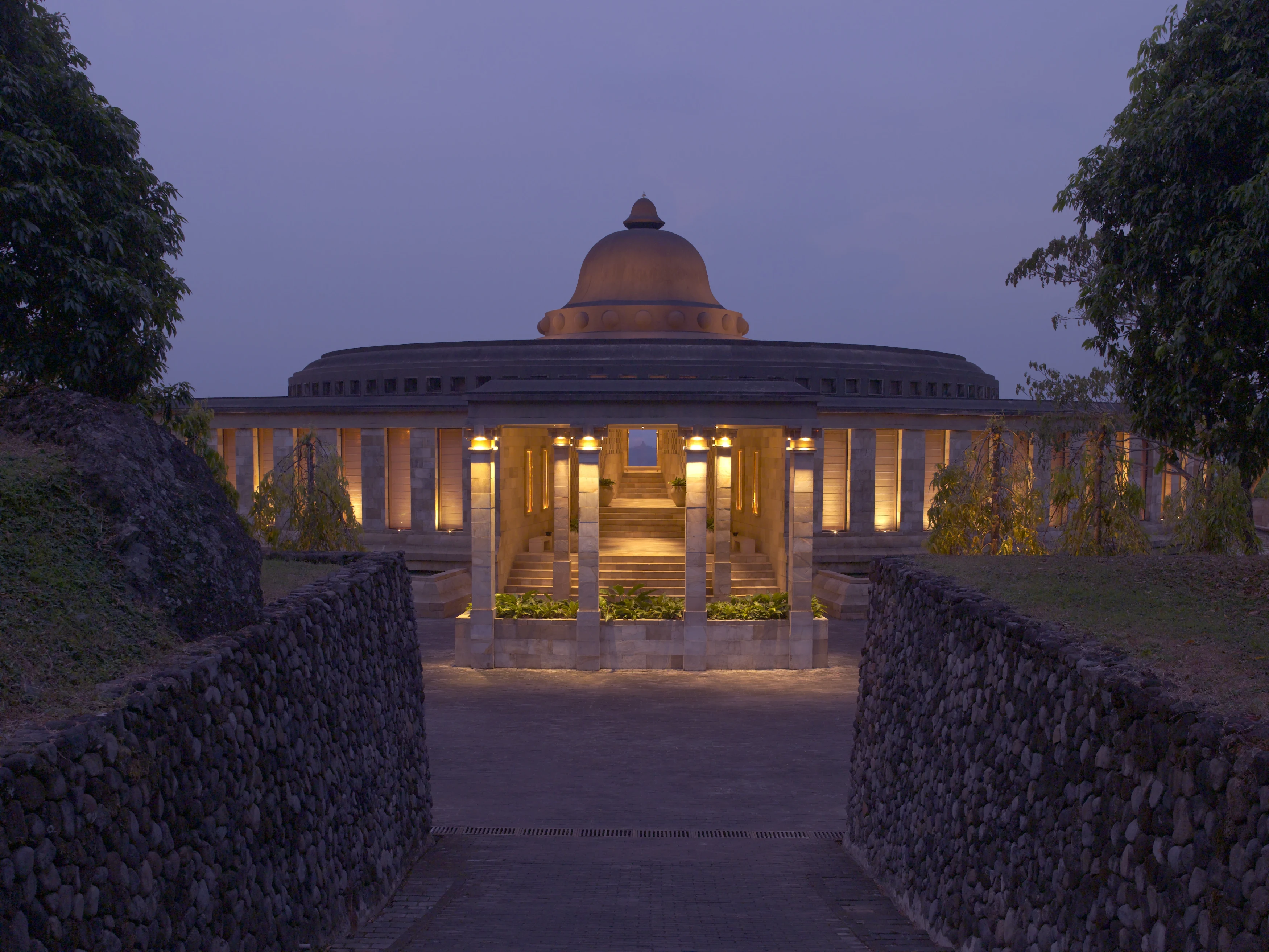 ID - Amanjiwo - entrance.webp