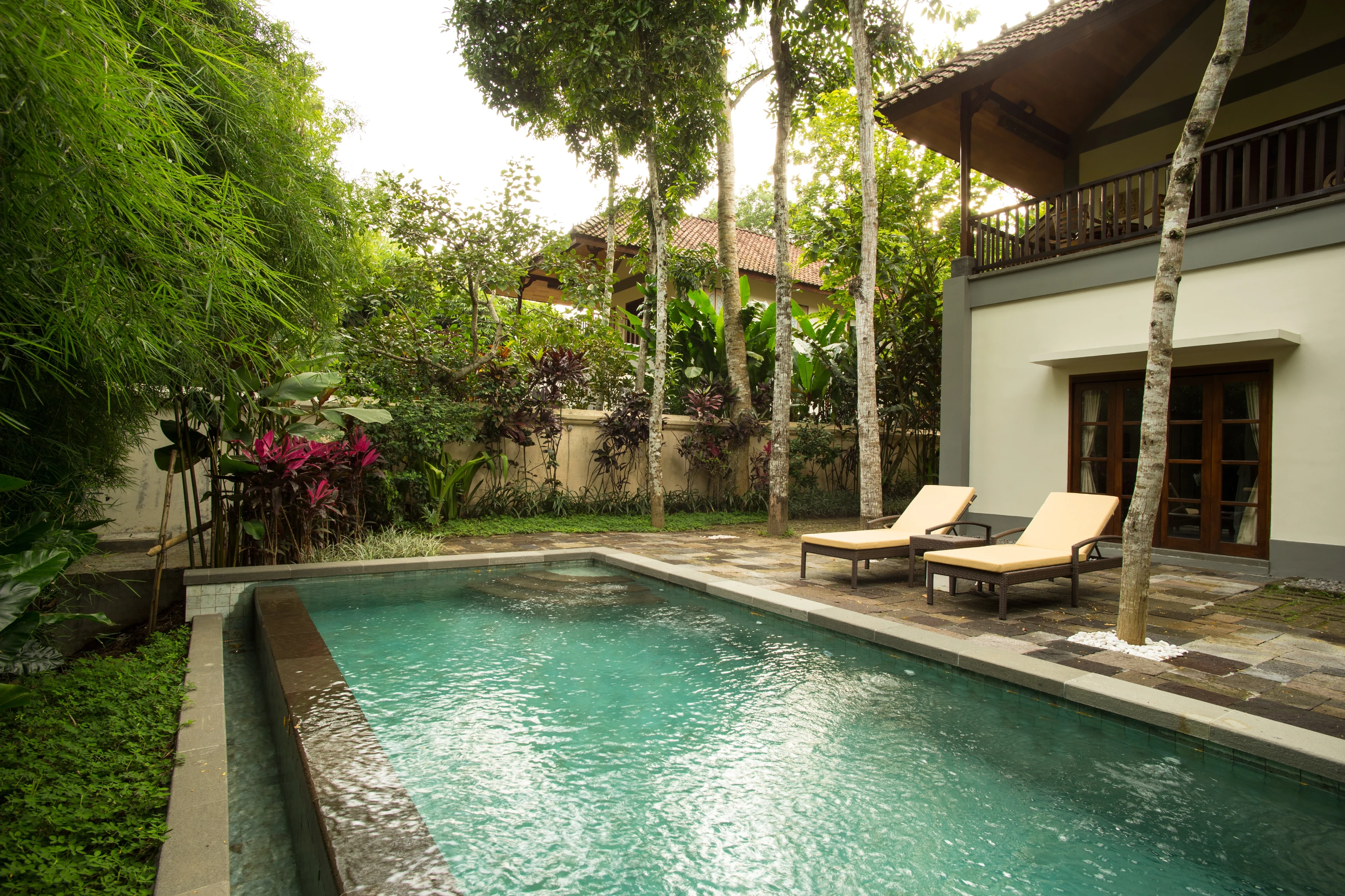 ID-Accommodatie-Plataran-Borobodur-Duplex-Royal-Pool-Villa-Pool.webp