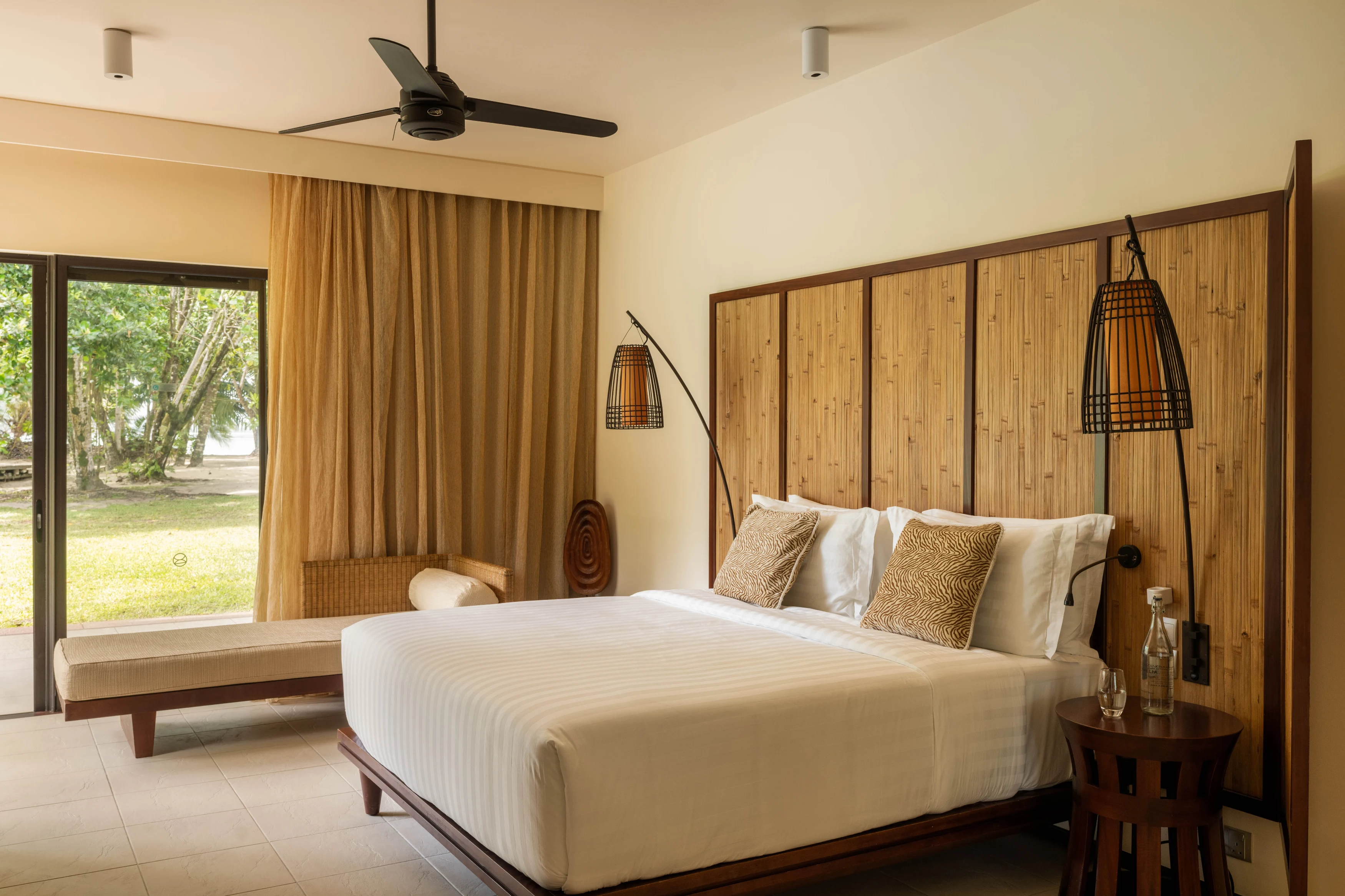 SC-Ephelia-Resort-Junior-Suite (3).webp