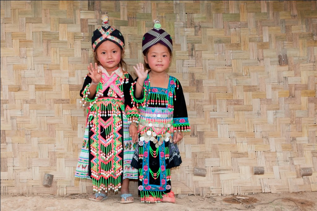 LA - Muang La - Culture children.jpg