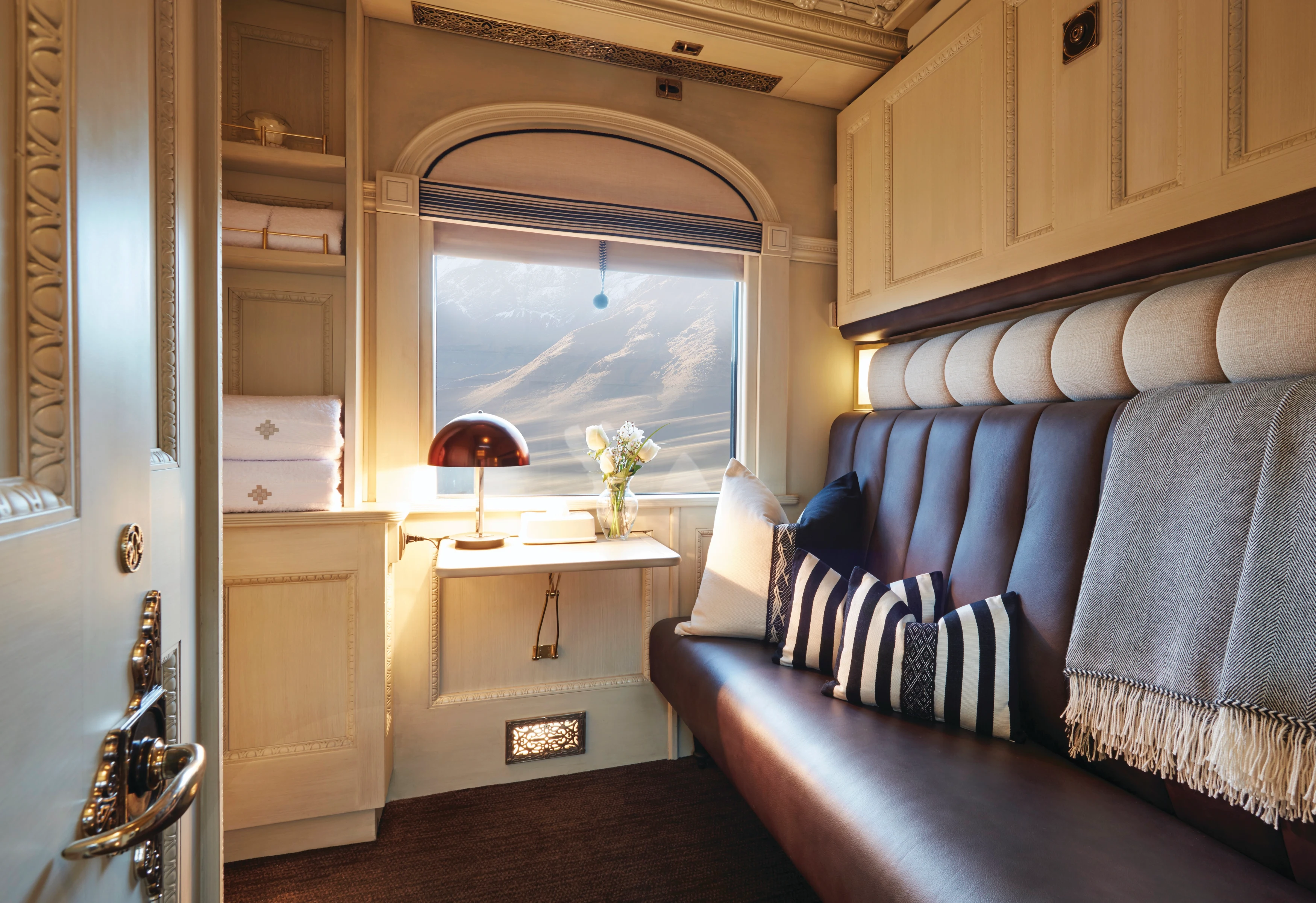 PE - Belmond Andean Explorer - Lounge.webp