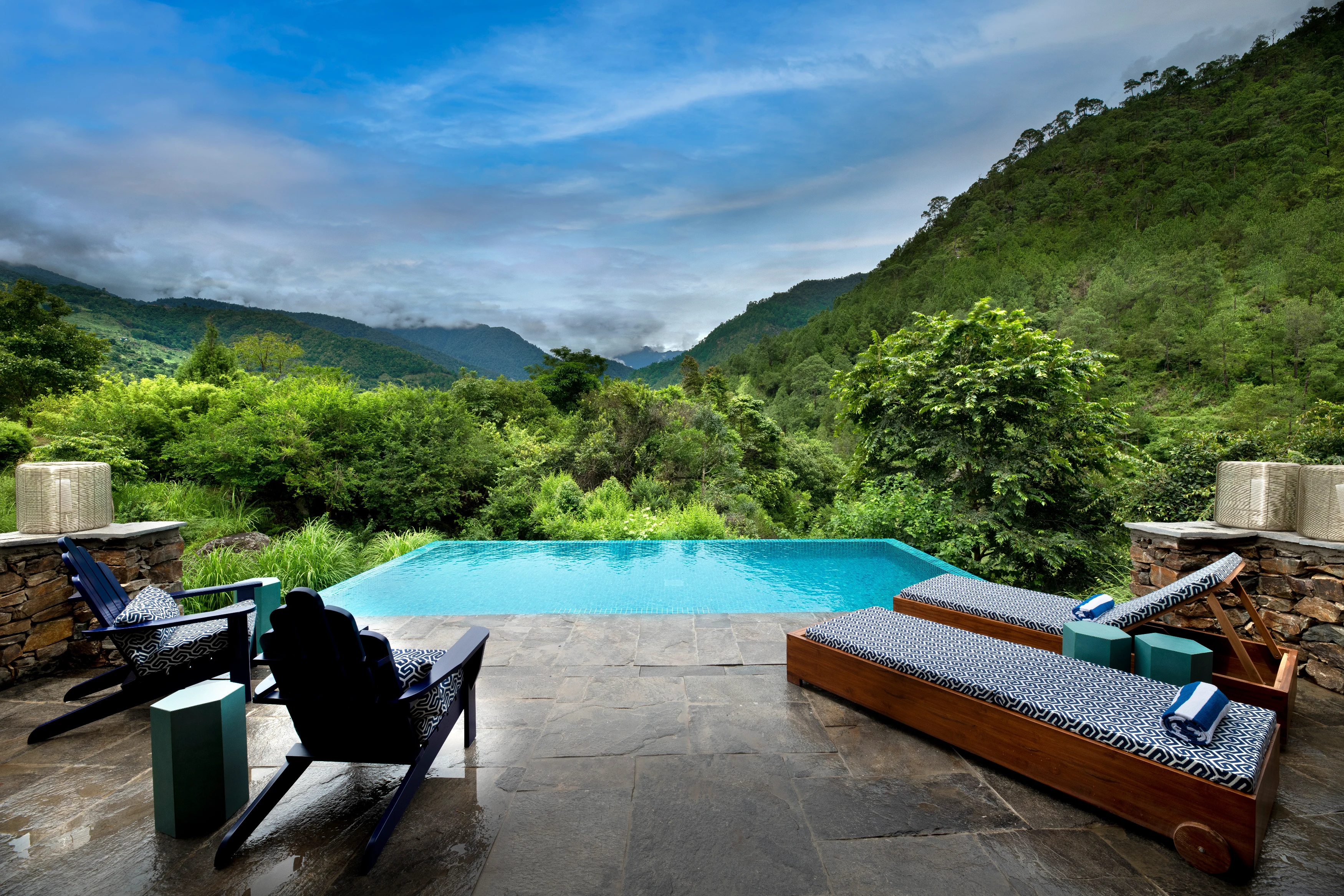BT - Punakha - River Lodge Family Suite Pool Deck.webp
