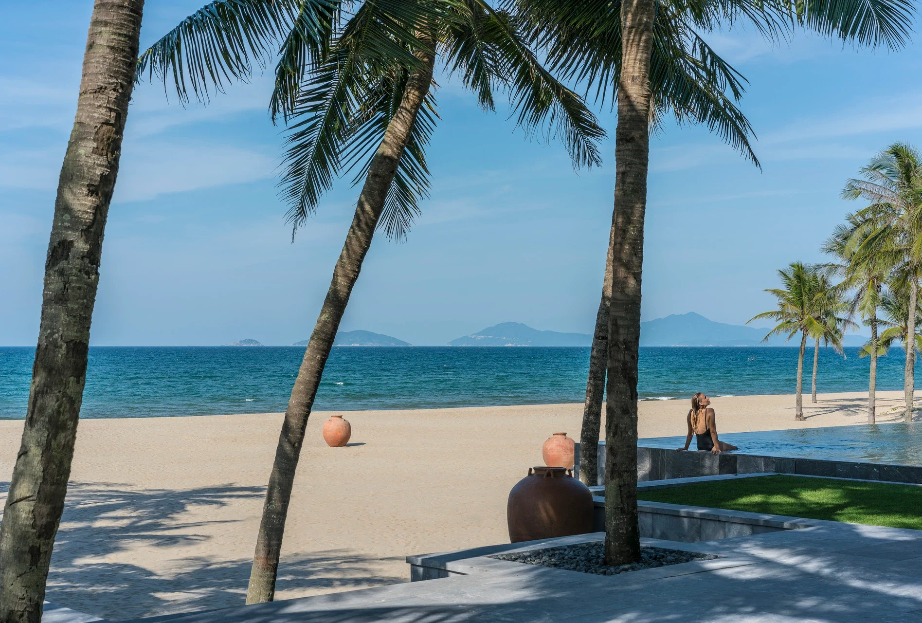 VN - Four Seasons The Nam Hai - Beach 2.webp