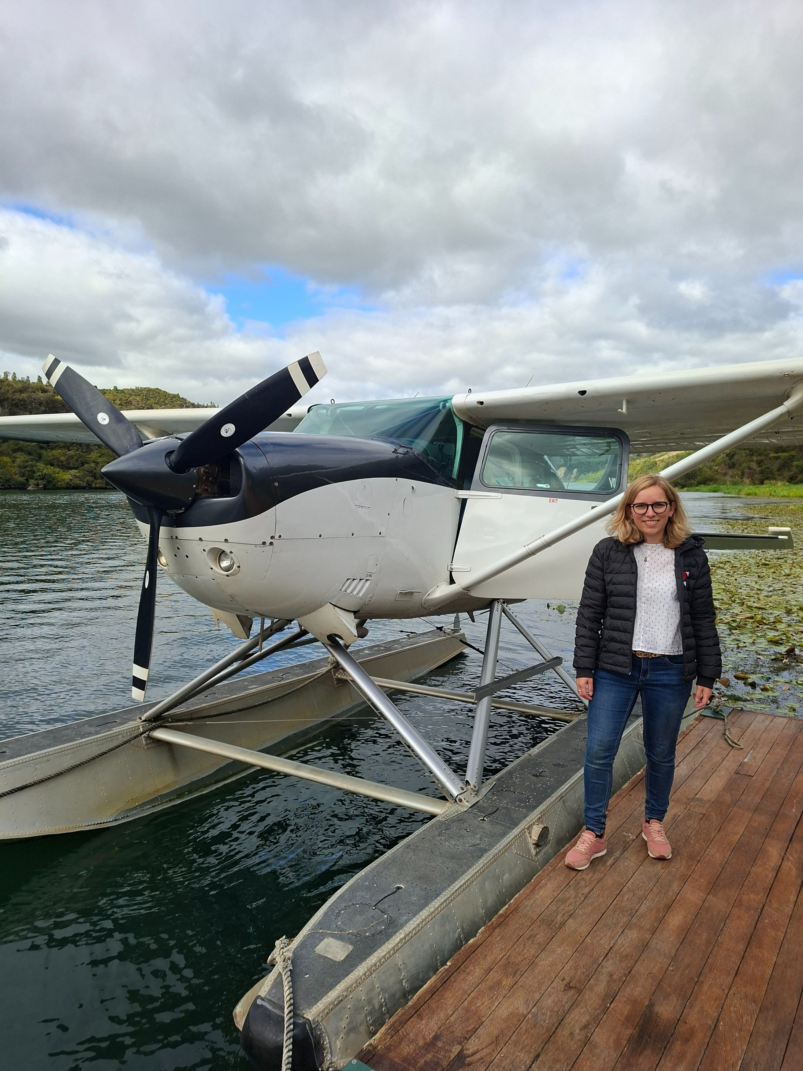 NZ - Famil 2025 - Rotorua - Marloes float plane.jpg
