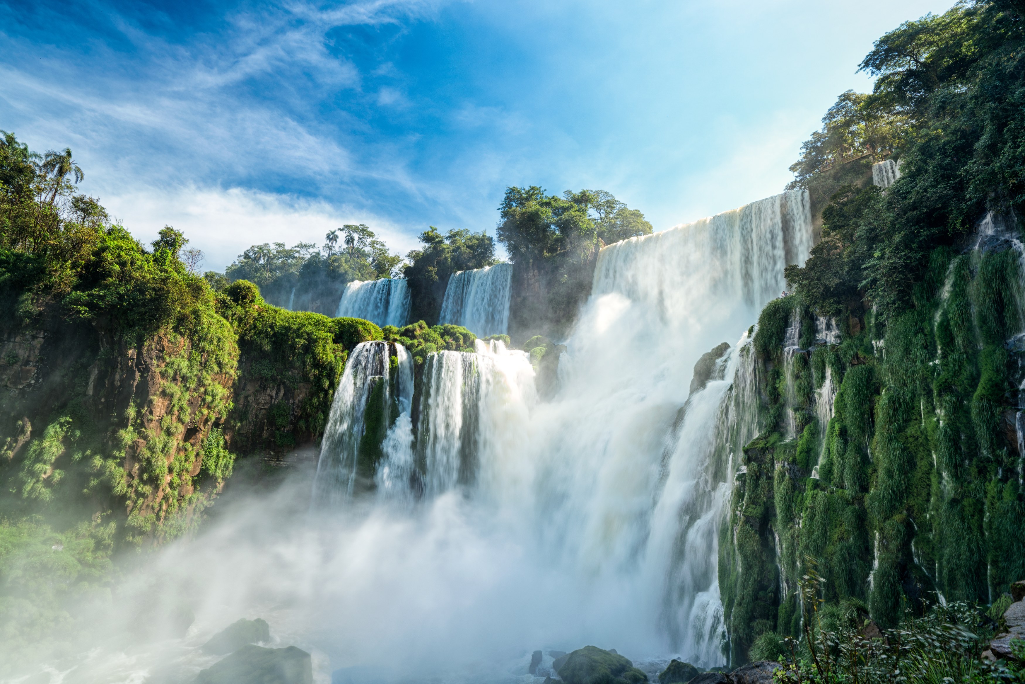 AR-Iguazu-Waterfalls-Shutterstock.jpg