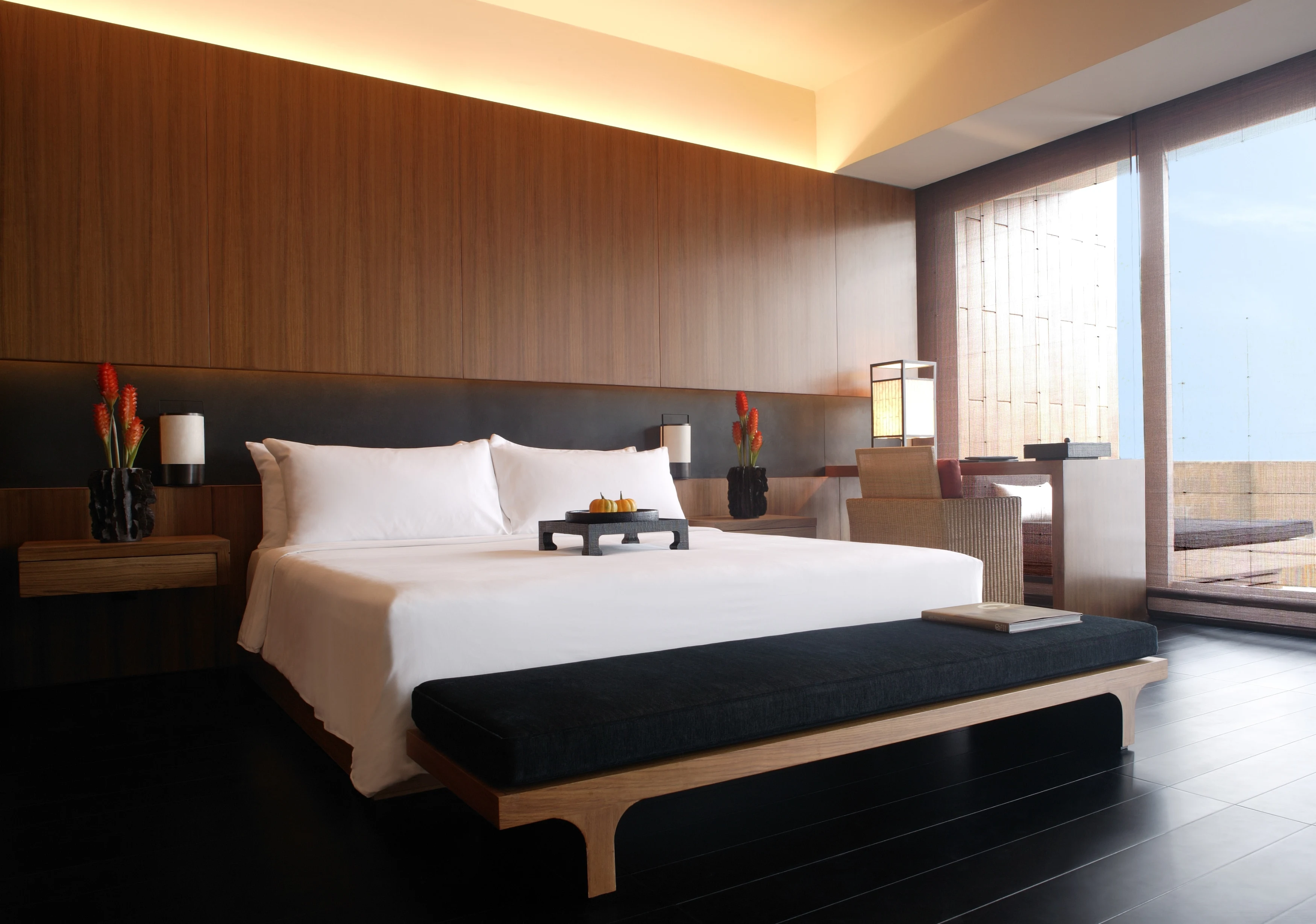 TH - Anantara Chiang Mai - Suite bed.webp