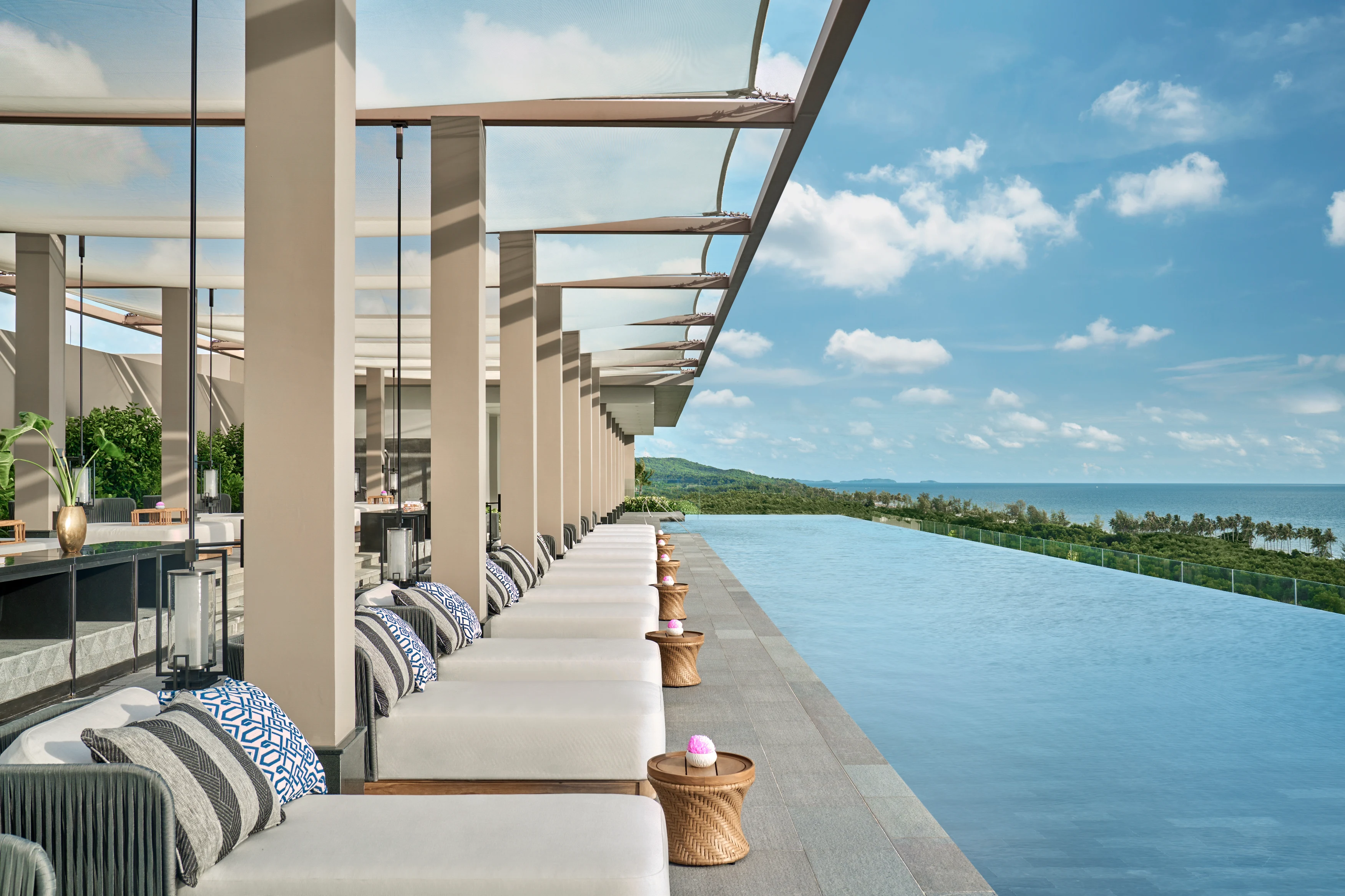Regent Phu Quoc - Rooftop Pool_Health Club's Pool.webp