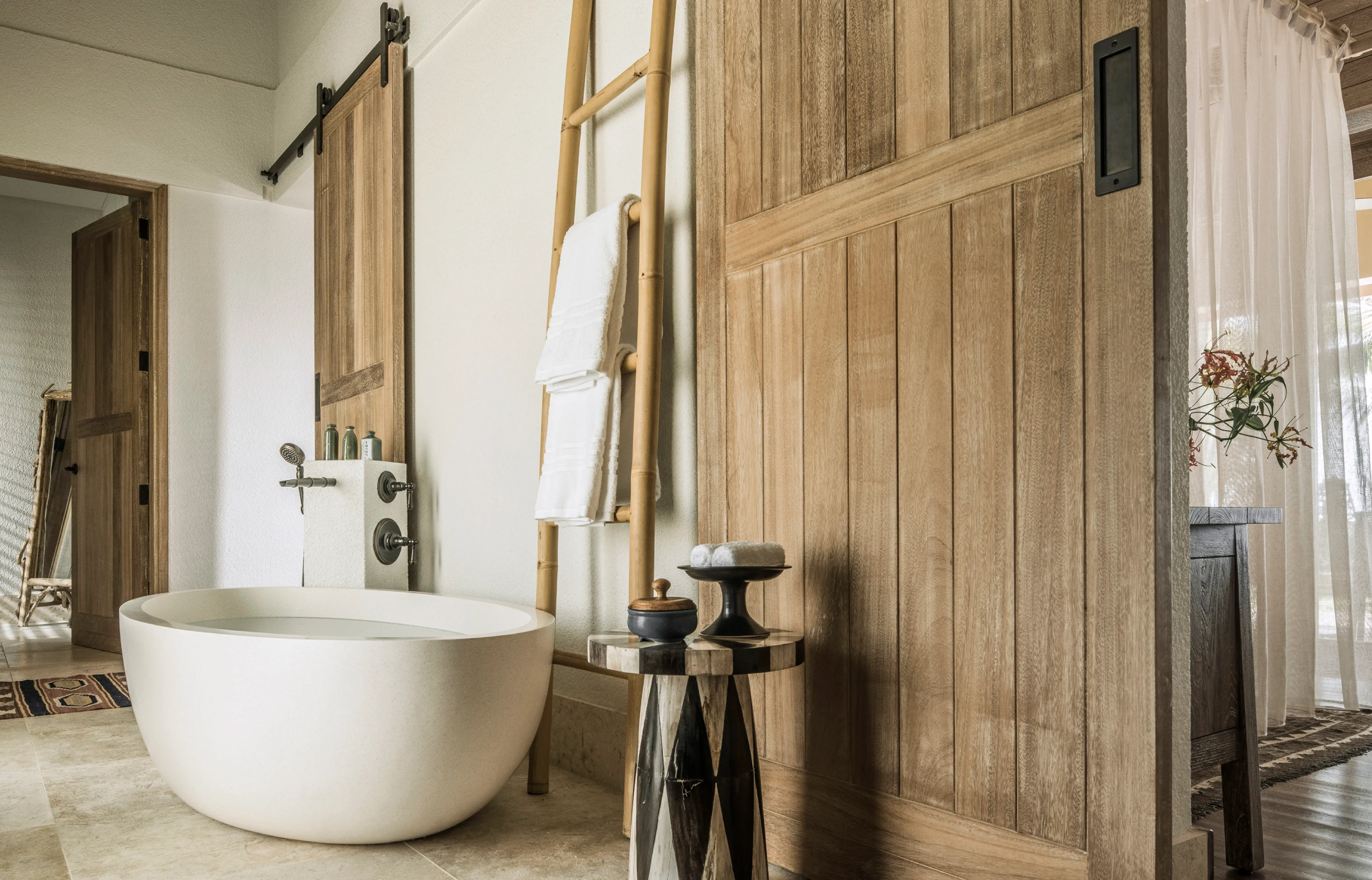 SC - Four Seasons Desroches - Bathroom-2.webp