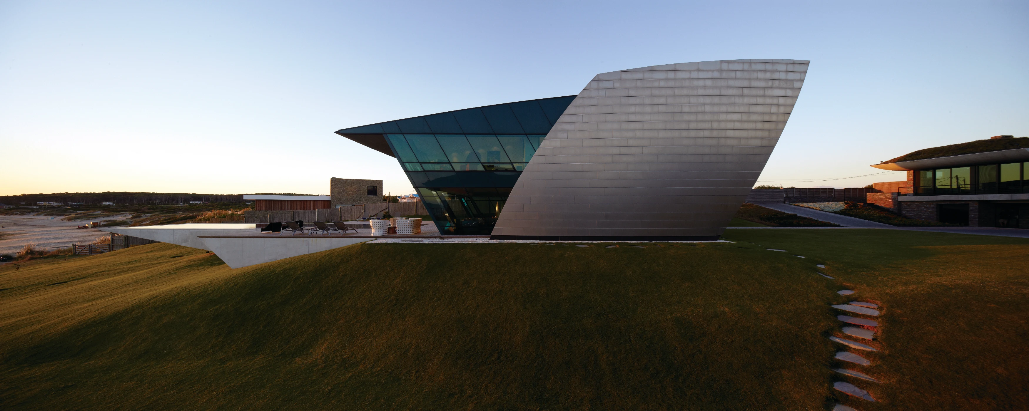 UY - Playa Vik - The Sculpture.webp