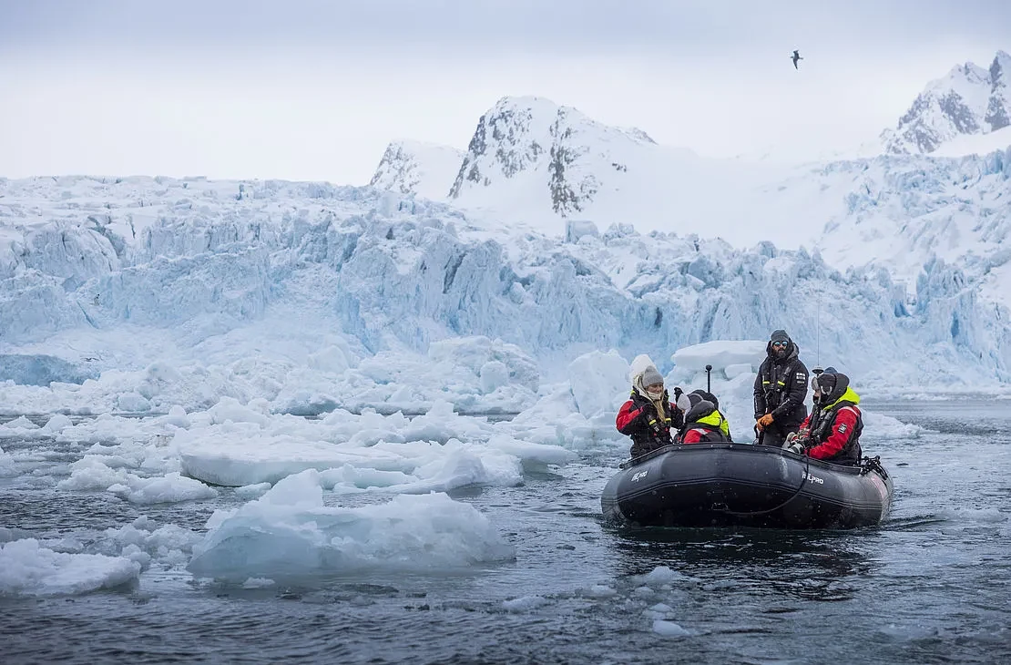 csm_Zodiac_Glacier_Cruise.webp