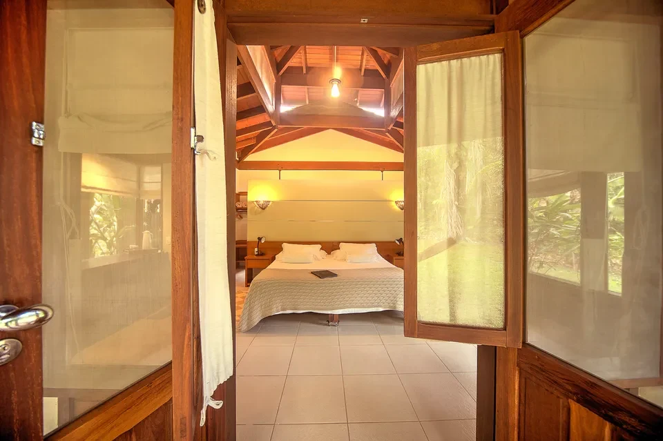 BR-Cristalino-Jungle-Lodge-Slaapkamer.webp