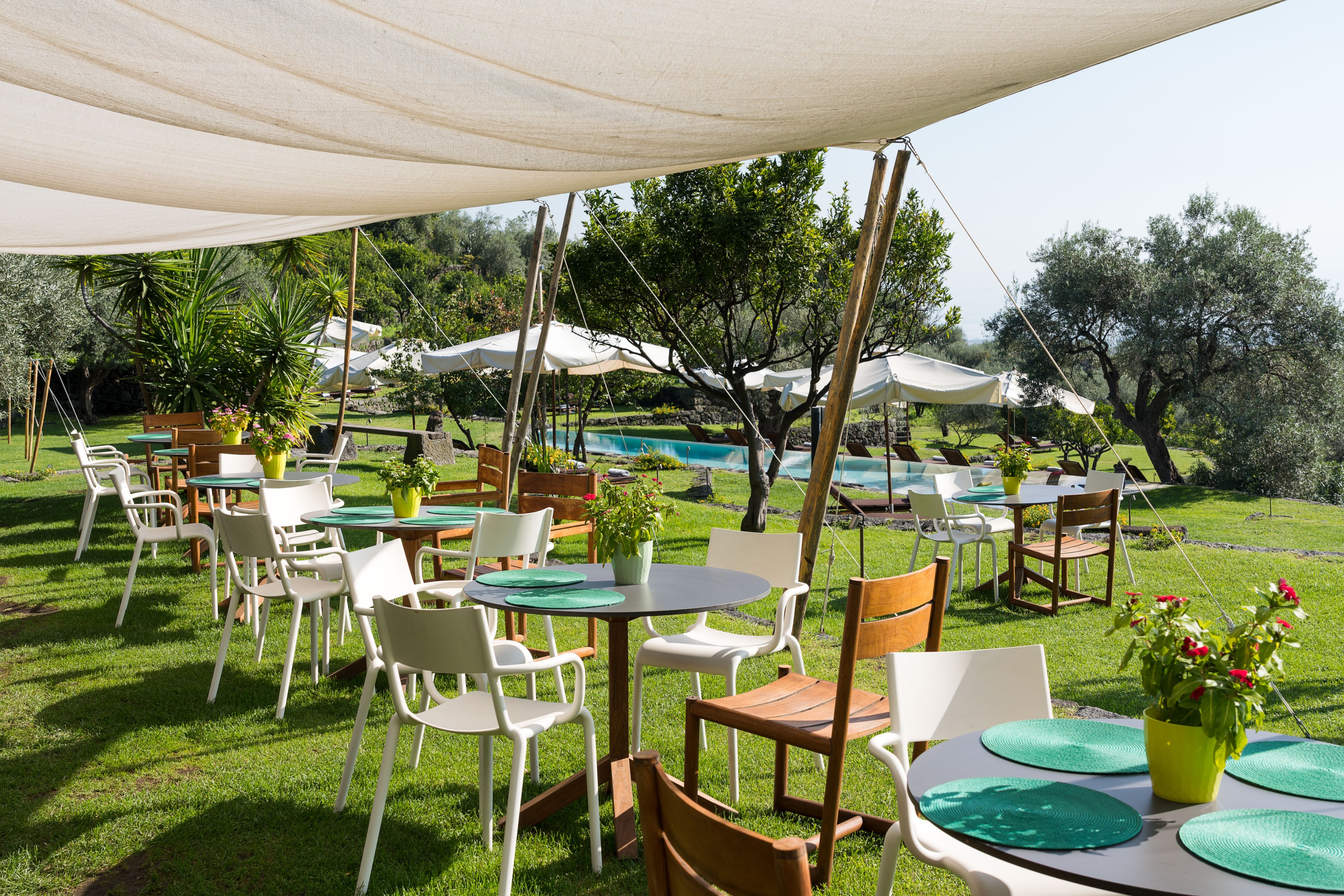 IT -Accommodatie-Monaci Delle Terre Nere-Restaurant pool.jpg