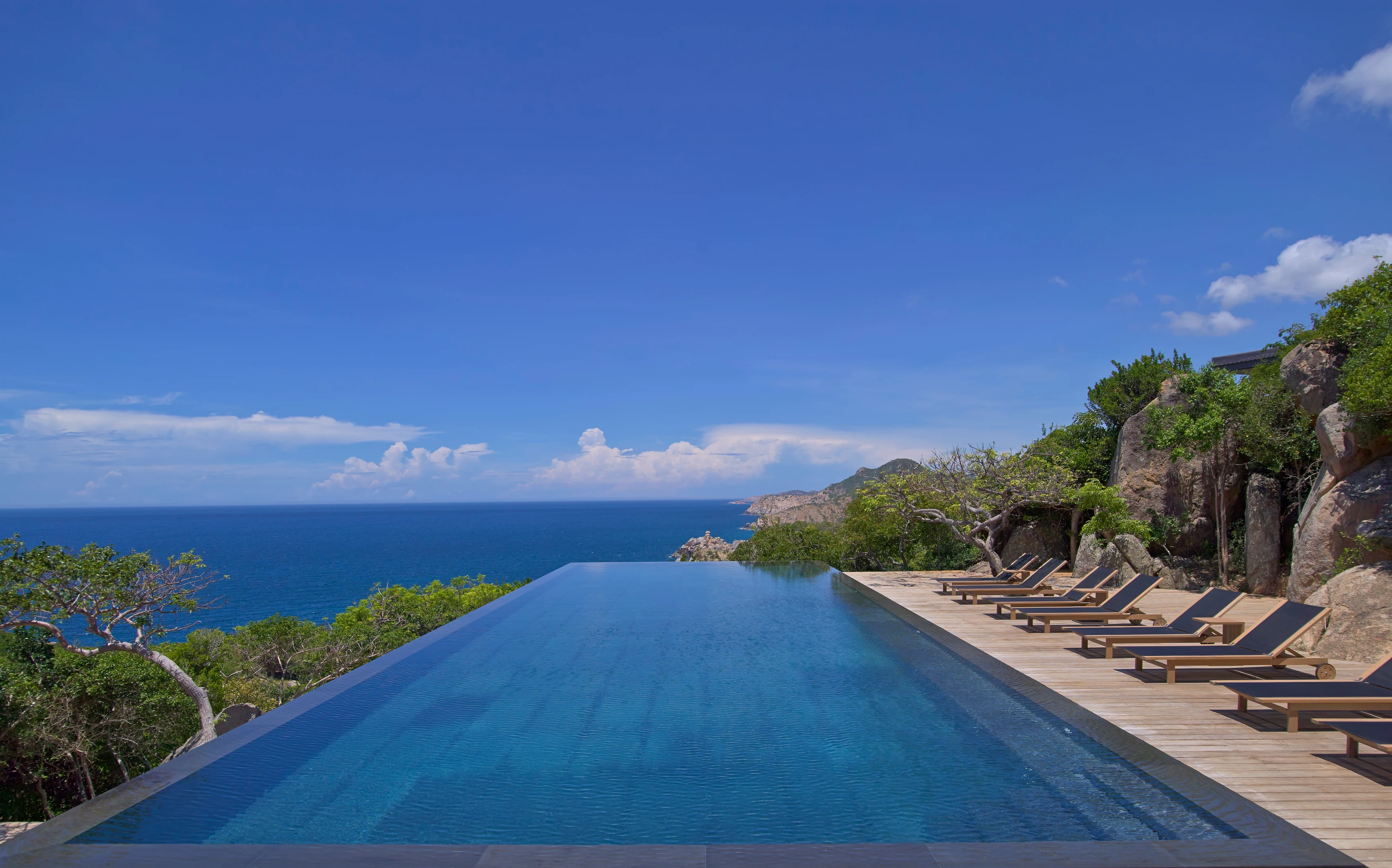 VN - Amanoi - Cliff Pool 2.webp