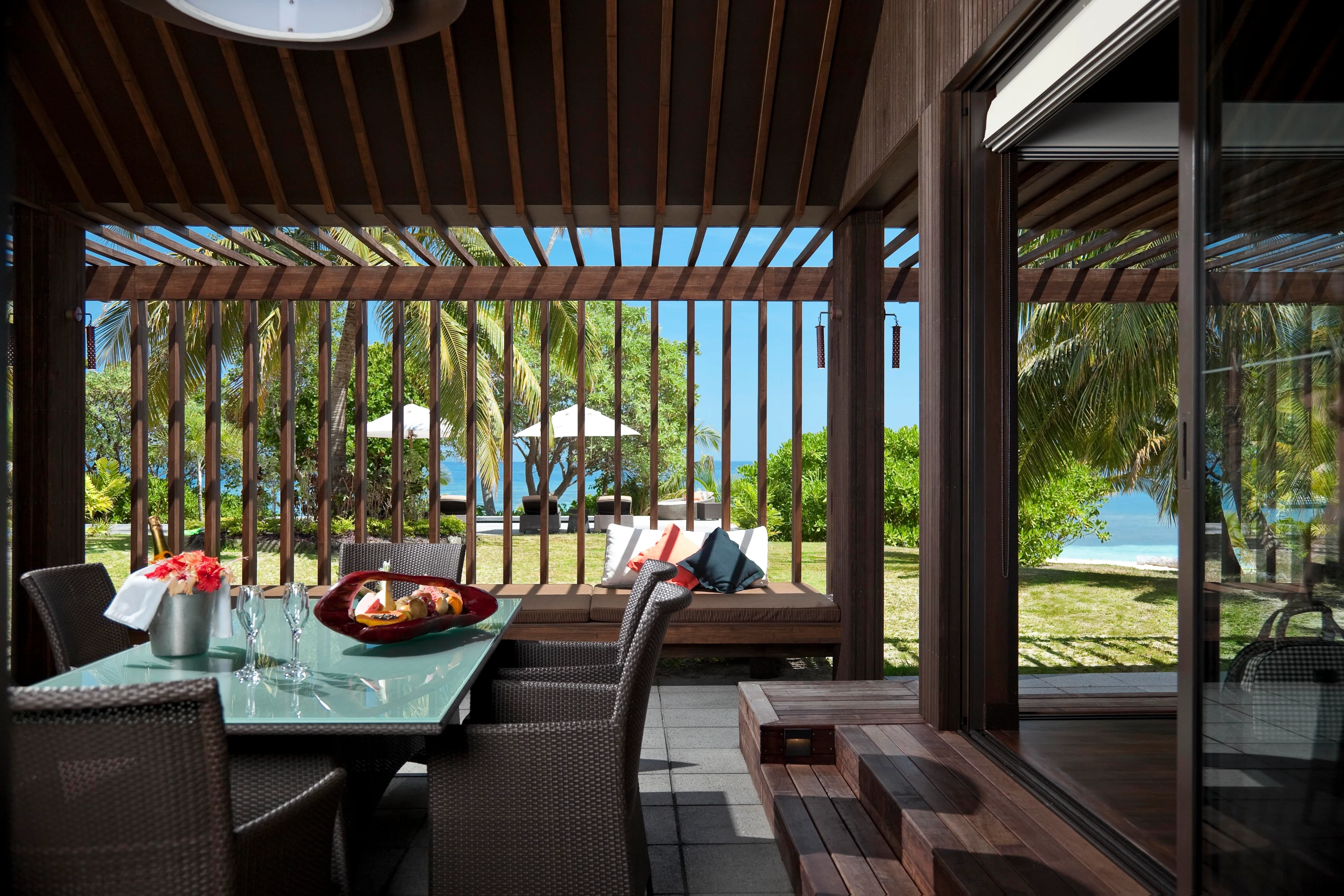 FJ - Vomo Island Resort - Residence Dining.webp