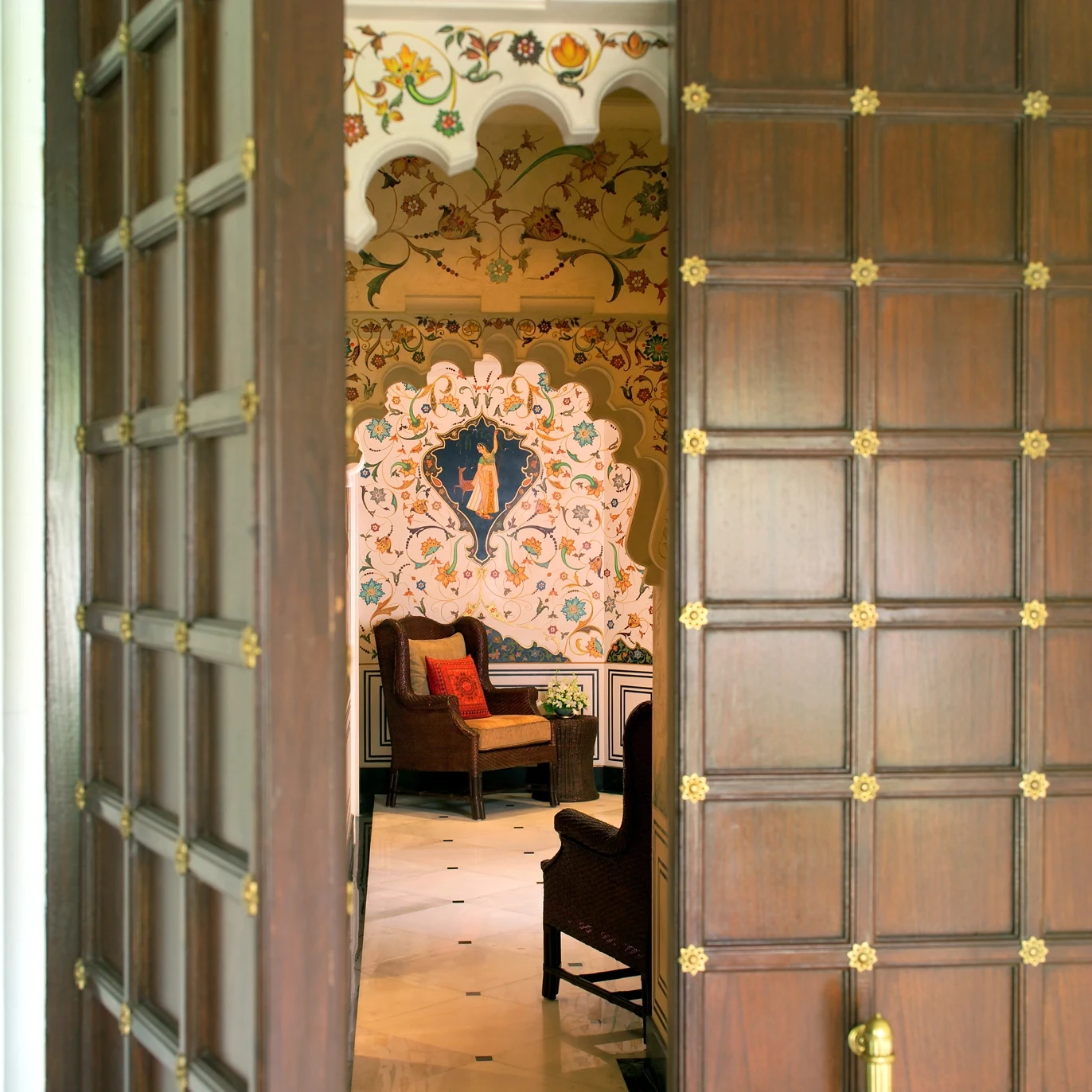 IN - Taj Lake Palace - Room entrance.webp