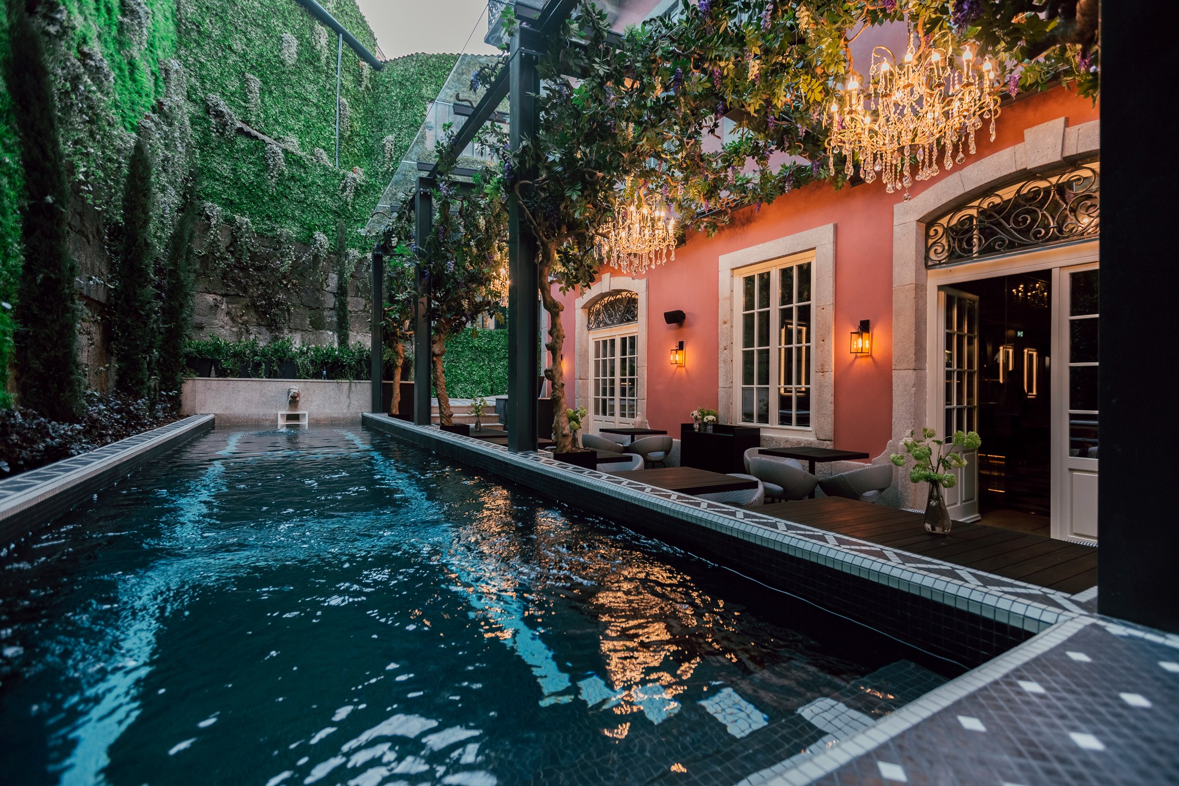 PT - Torel Palace Porto - Pool.jpg