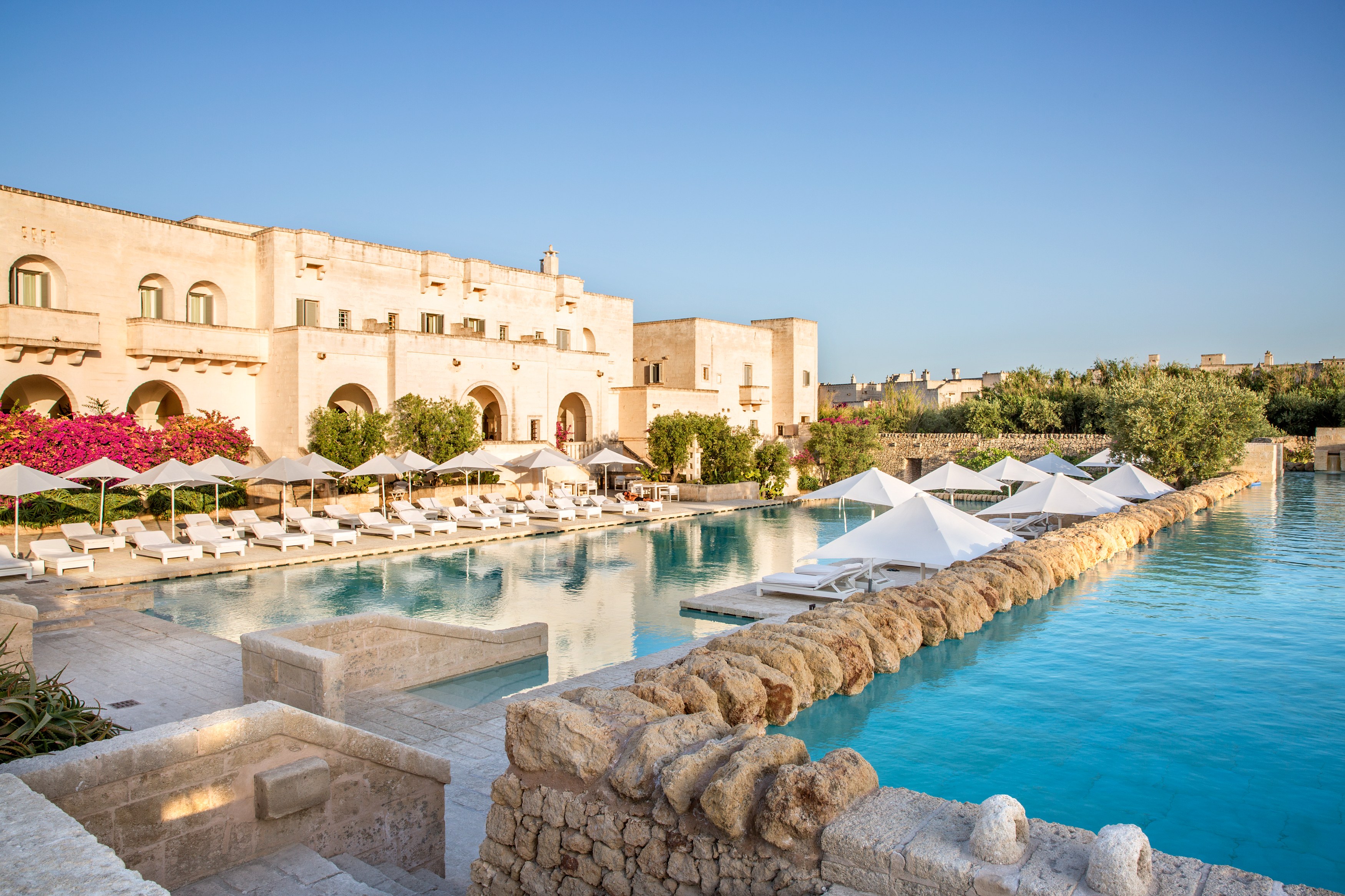IT-accommodatie-Borgo Egnazia-corte pool.jpg.jpg