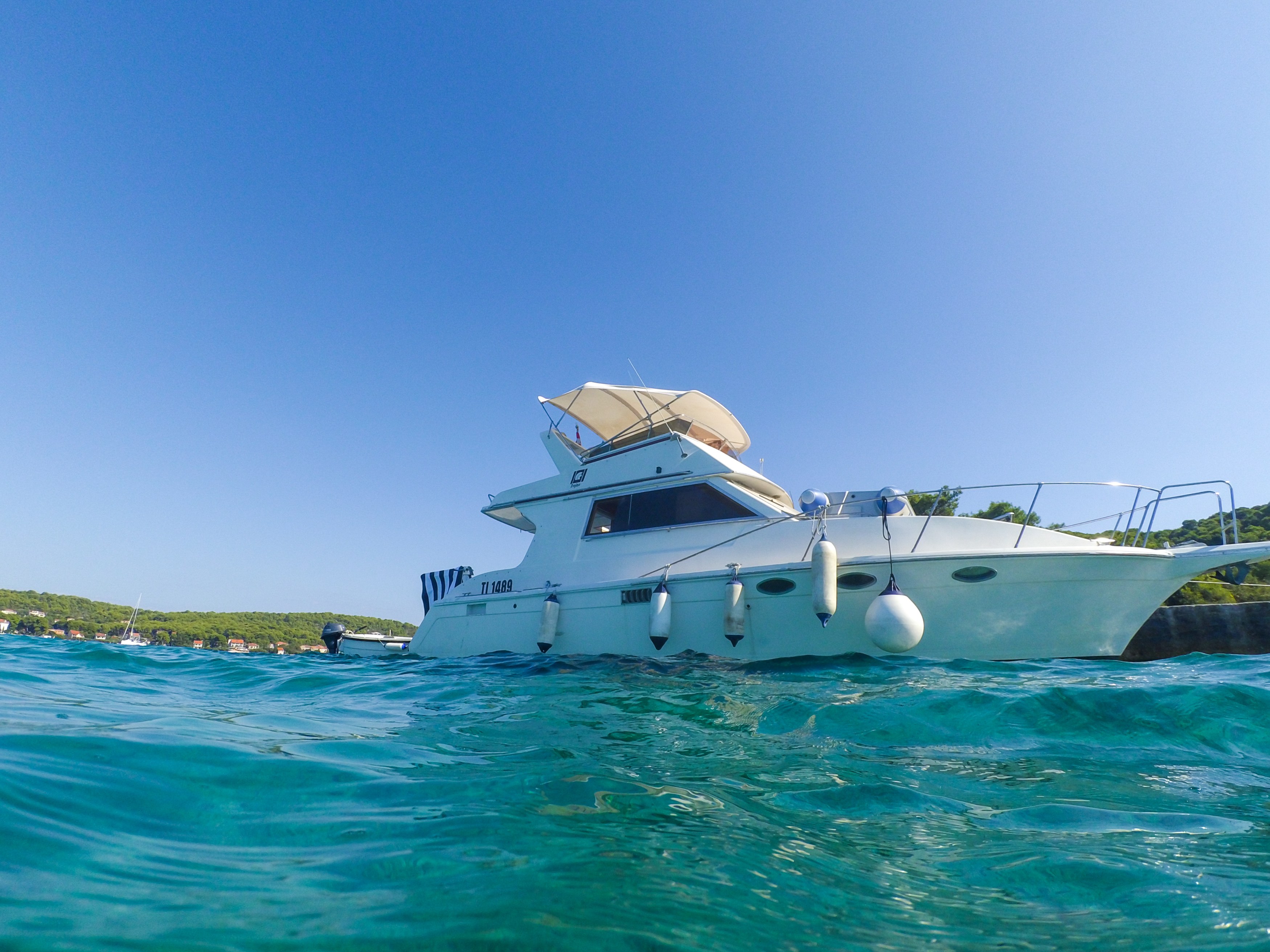 HR-Excursie-Three days Robinson Crusoe private speedboat tour15.jpg