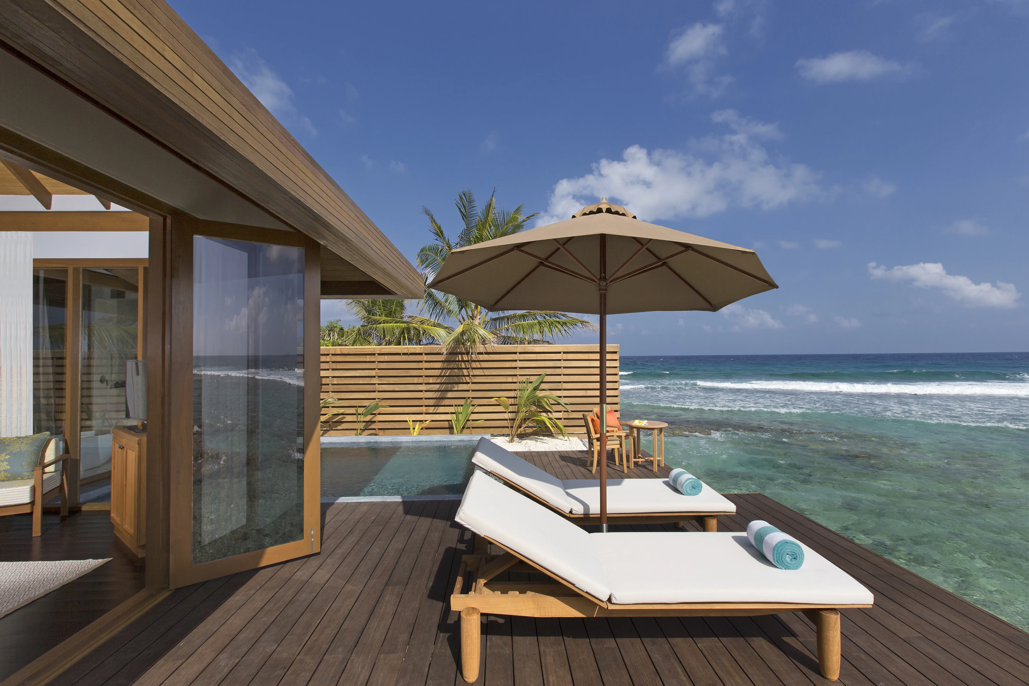 MV - Anantara Veli - Ocean pool bungalow (2).webp